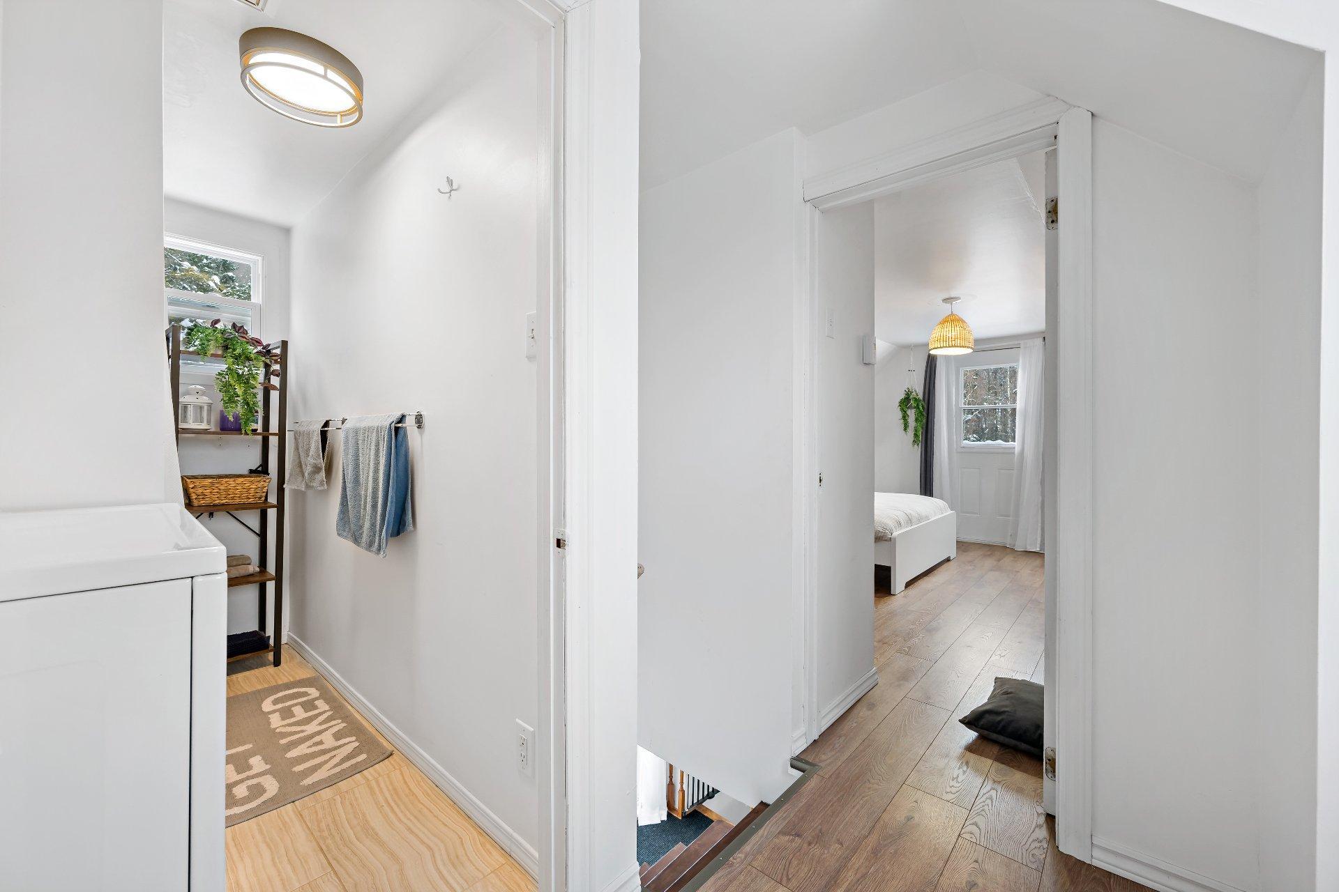 









352


Ch. du Lac-Rossignol

,
Lac-Supérieur,




QC
J0T1J0

