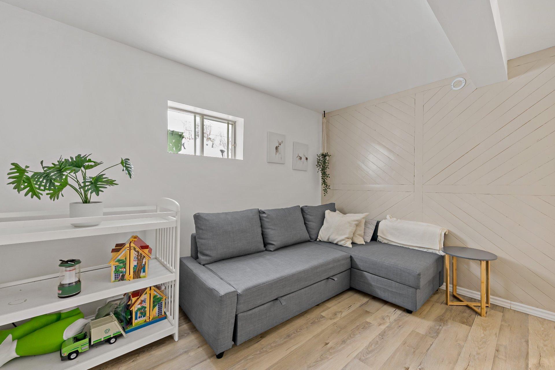 









352


Ch. du Lac-Rossignol

,
Lac-Supérieur,




QC
J0T1J0

