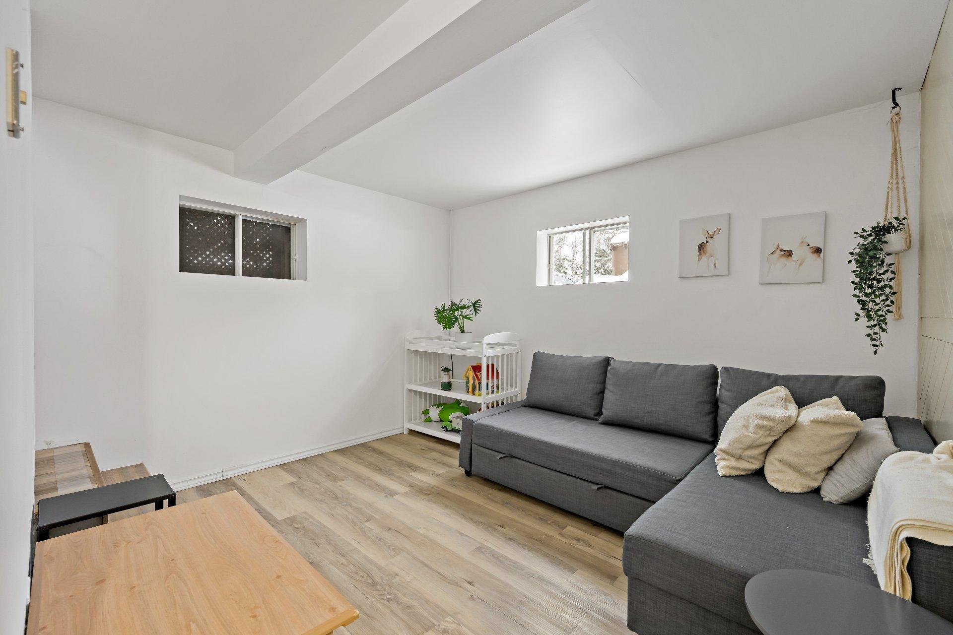 









352


Ch. du Lac-Rossignol

,
Lac-Supérieur,




QC
J0T1J0

