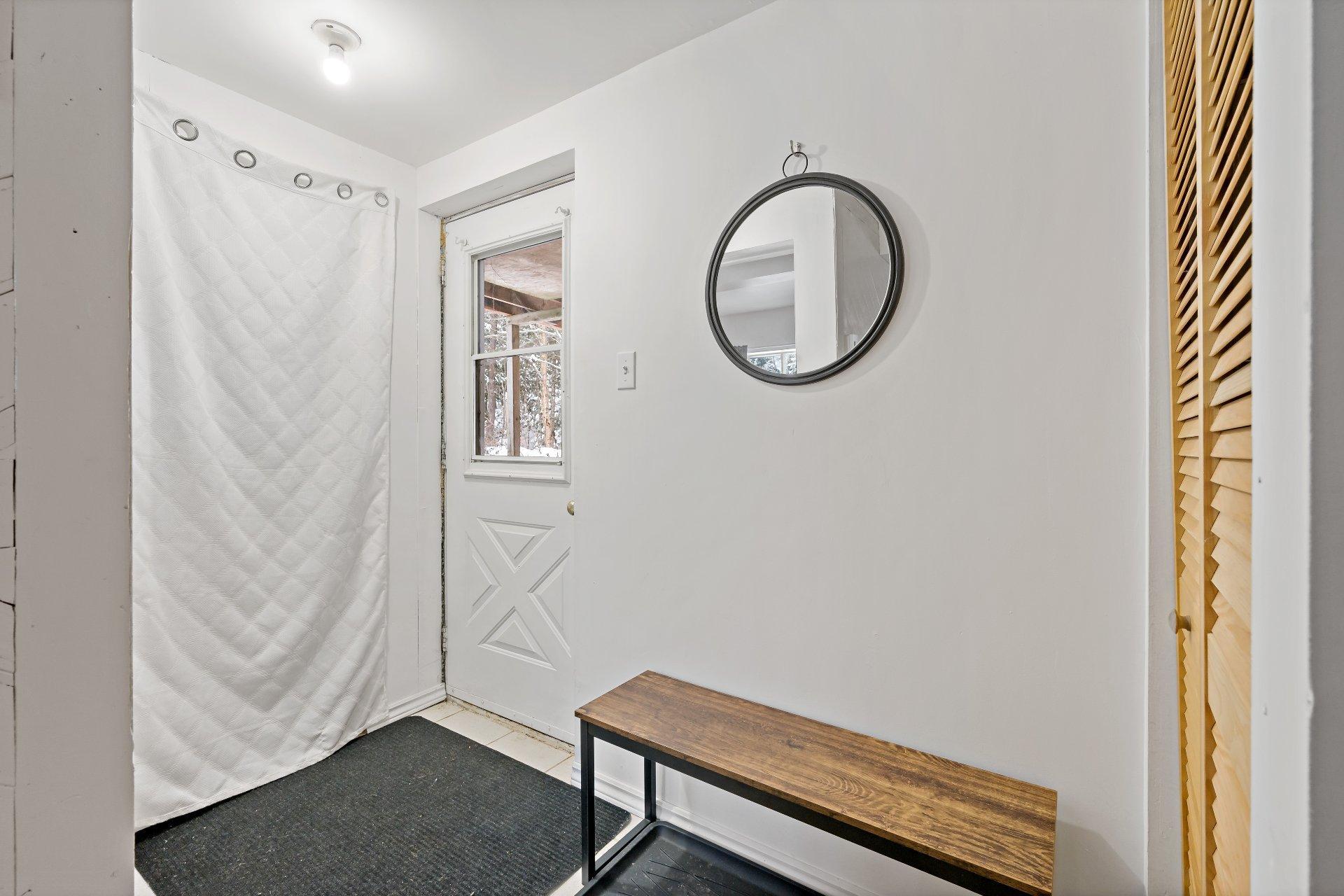 









352


Ch. du Lac-Rossignol

,
Lac-Supérieur,




QC
J0T1J0

