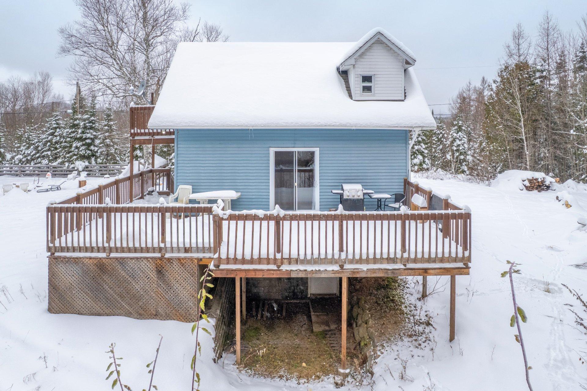 









352


Ch. du Lac-Rossignol

,
Lac-Supérieur,




QC
J0T1J0

