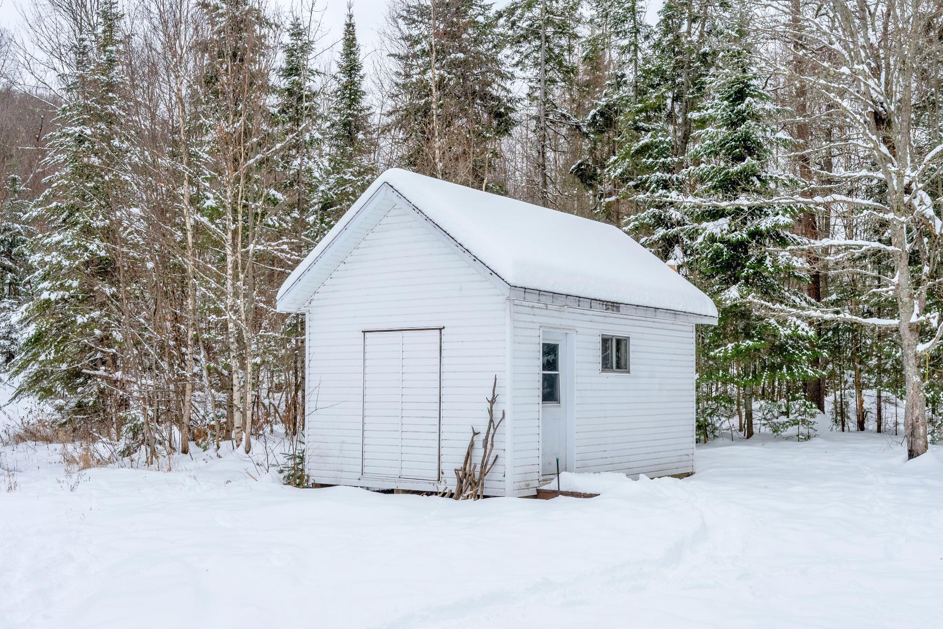 









352


Ch. du Lac-Rossignol

,
Lac-Supérieur,




QC
J0T1J0

