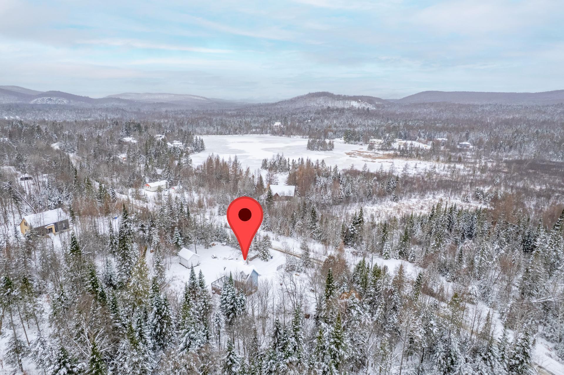 









352


Ch. du Lac-Rossignol

,
Lac-Supérieur,




QC
J0T1J0

