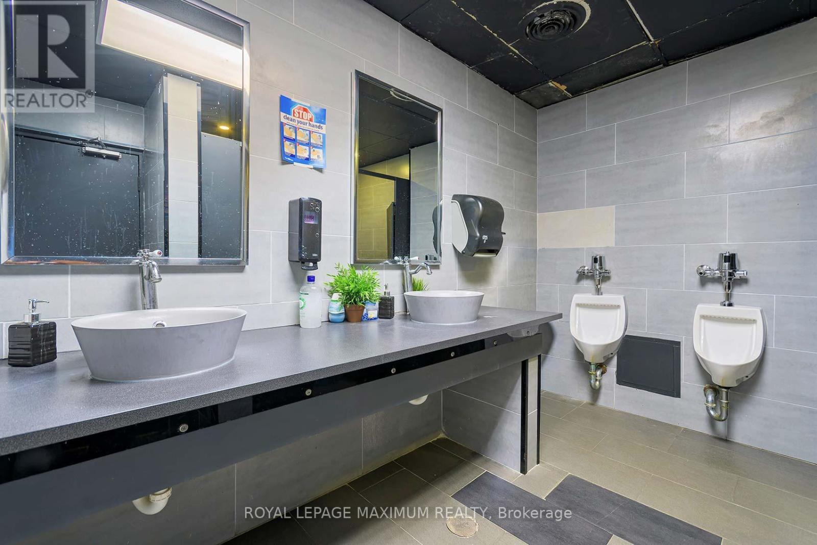 












165 HARTZEL ROAD

,
St. Catharines,




Ontario
L2P1N6

