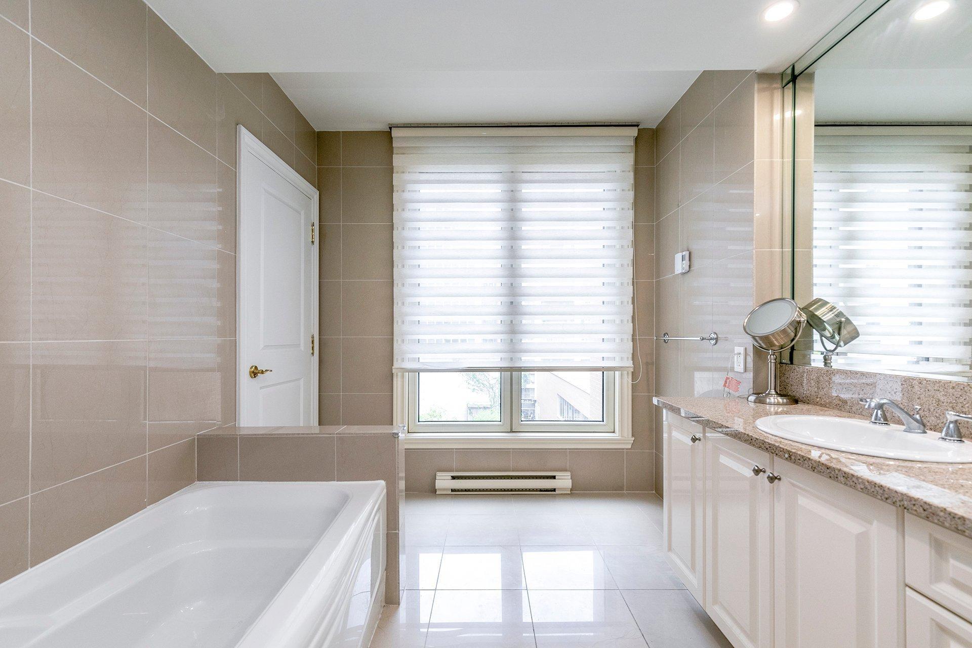 









1210


Boul. De Maisonneuve O.

, 5H,
Montréal (Ville-Marie),




QC
H3A0A2

