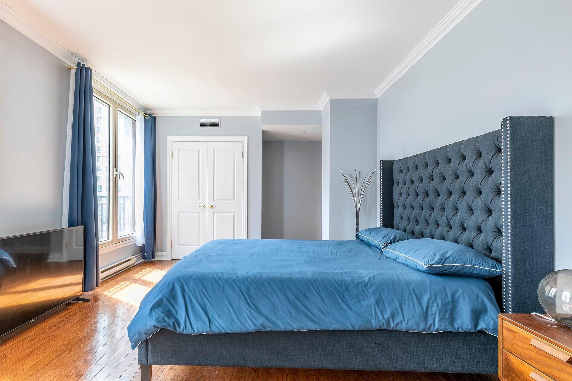 









1210


Boul. De Maisonneuve O.

, 5H,
Montréal (Ville-Marie),




QC
H3A0A2

