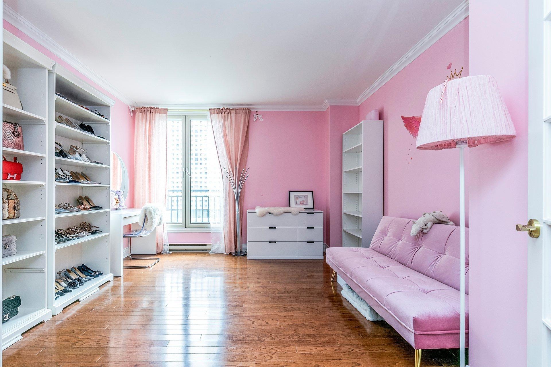 









1210


Boul. De Maisonneuve O.

, 5H,
Montréal (Ville-Marie),




QC
H3A0A2

