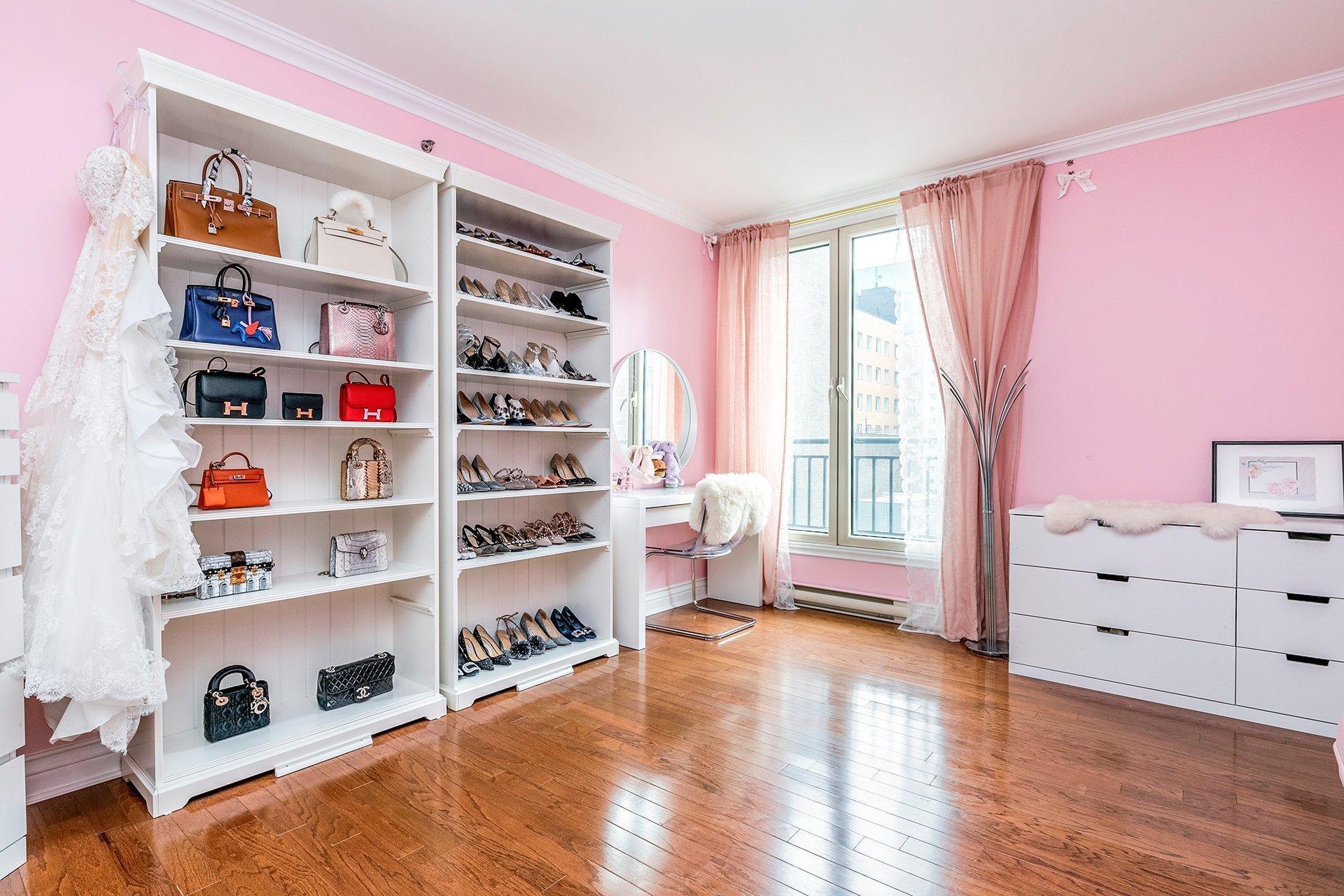 









1210


Boul. De Maisonneuve O.

, 5H,
Montréal (Ville-Marie),




QC
H3A0A2

