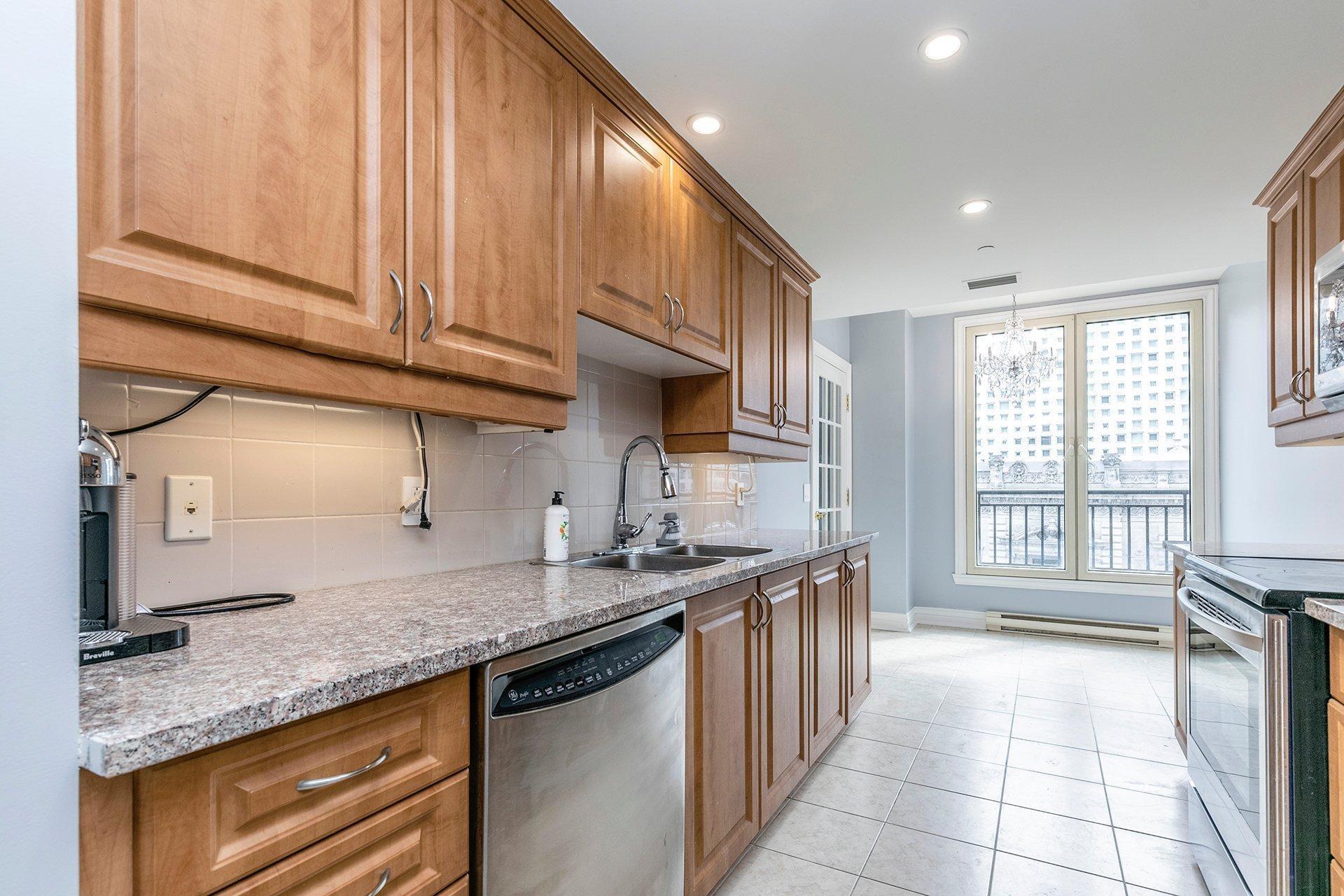 









1210


Boul. De Maisonneuve O.

, 5H,
Montréal (Ville-Marie),




QC
H3A0A2

