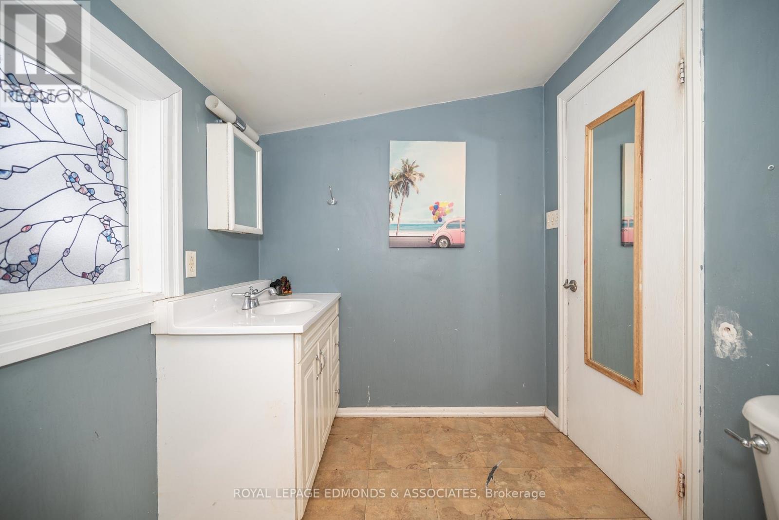 












198 MCALLISTER STREET

,
Pembroke,




Ontario
K8A3G2

