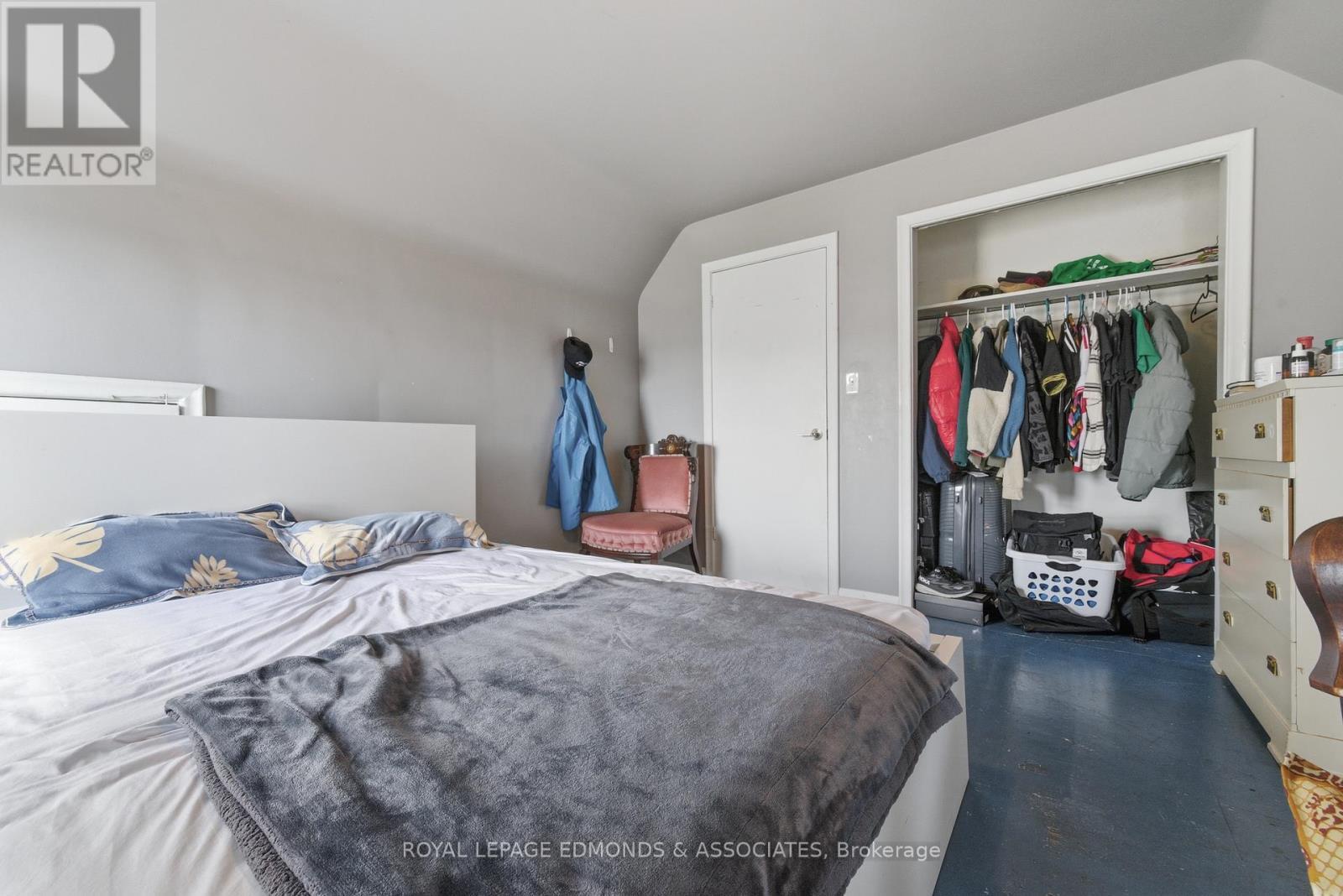 












198 MCALLISTER STREET

,
Pembroke,




Ontario
K8A3G2

