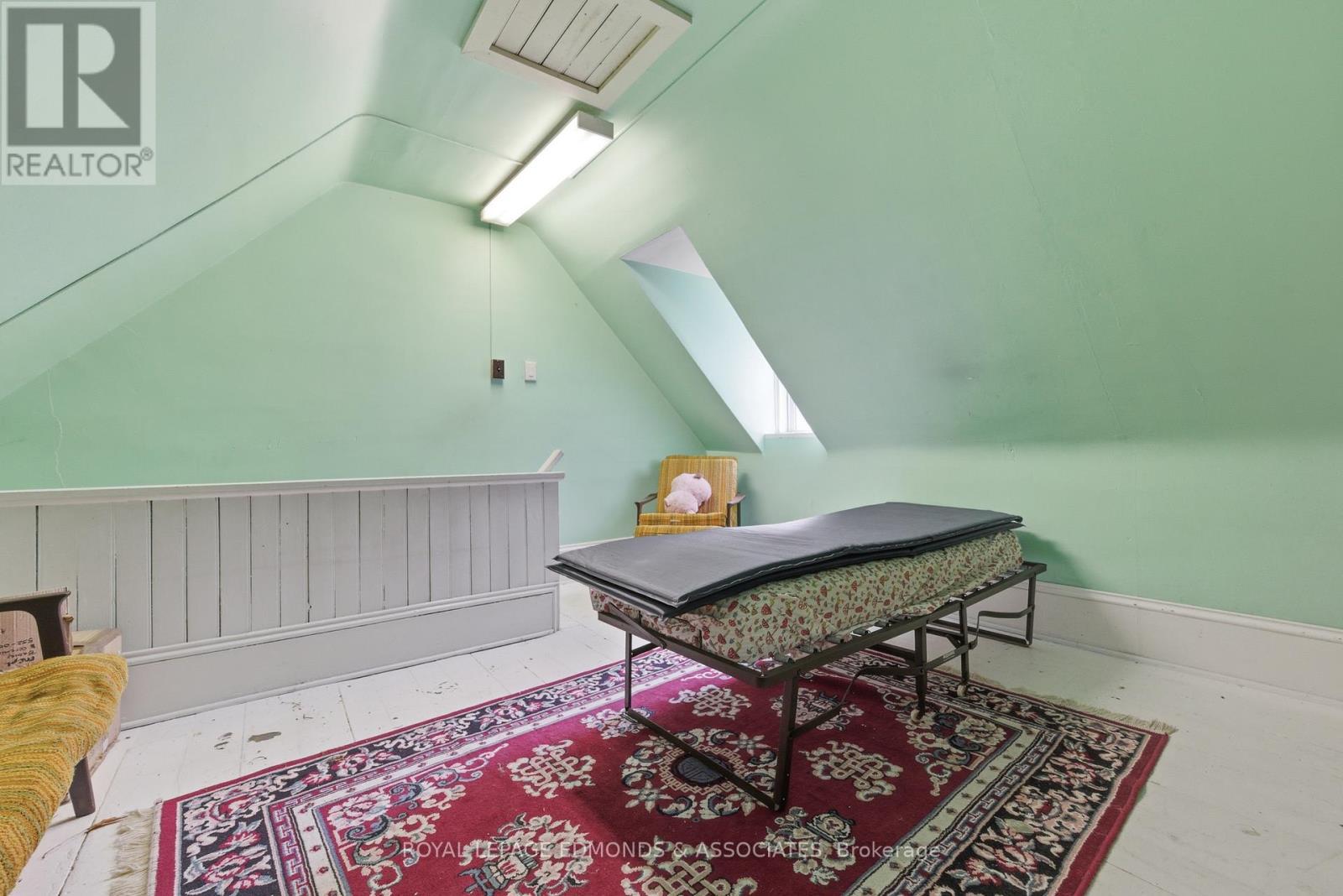 












198 MCALLISTER STREET

,
Pembroke,




Ontario
K8A3G2

