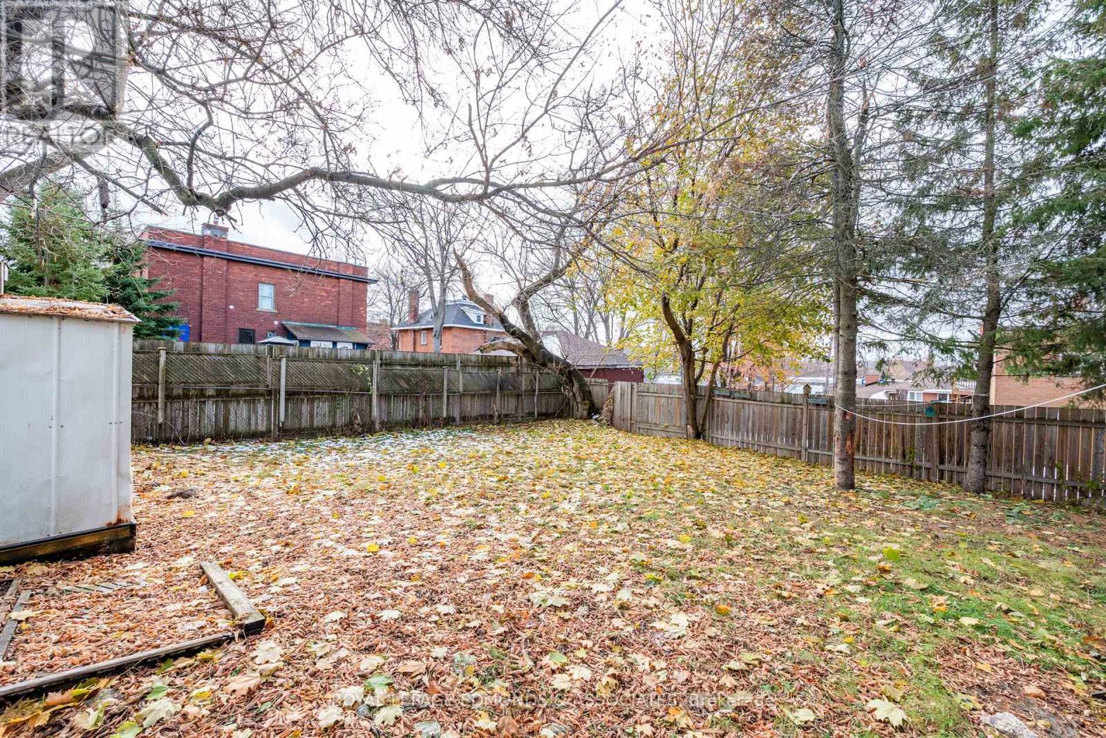 












198 MCALLISTER STREET

,
Pembroke,




Ontario
K8A3G2

