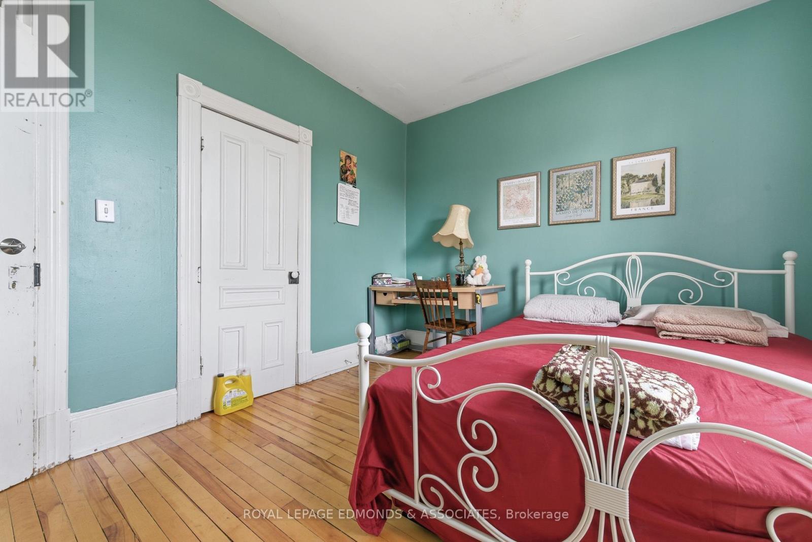 












198 MCALLISTER STREET

,
Pembroke,




Ontario
K8A3G2

