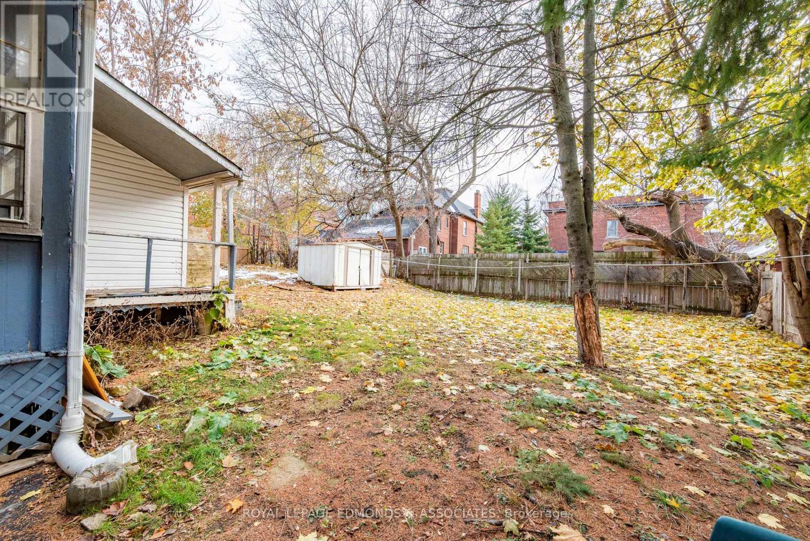 












198 MCALLISTER STREET

,
Pembroke,




Ontario
K8A3G2

