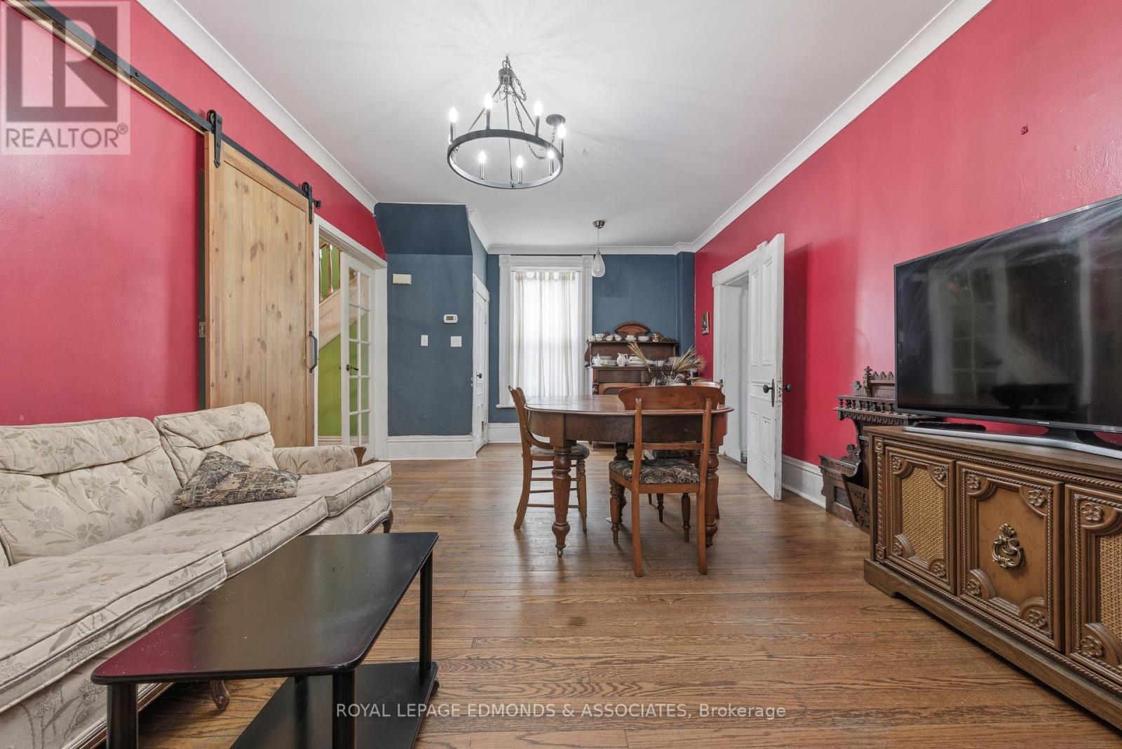 












198 MCALLISTER STREET

,
Pembroke,




Ontario
K8A3G2

