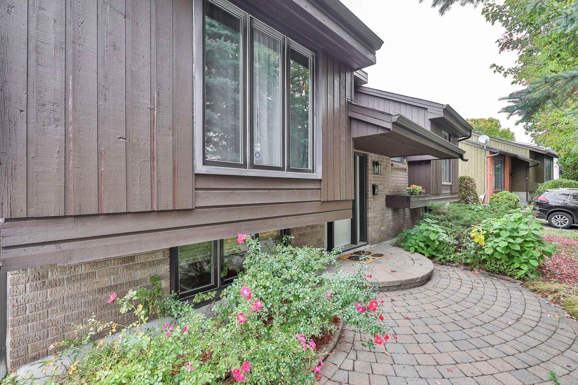 









77


Av. des Camélias

,
Gatineau (Aylmer),




QC
J9J2E7

