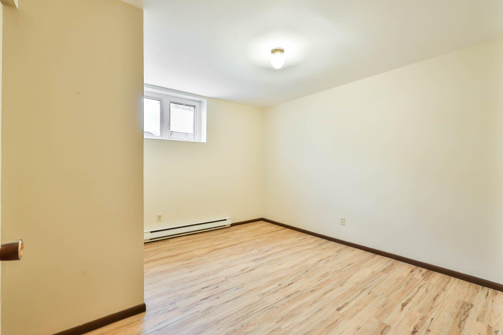 









77


Av. des Camélias

,
Gatineau (Aylmer),




QC
J9J2E7

