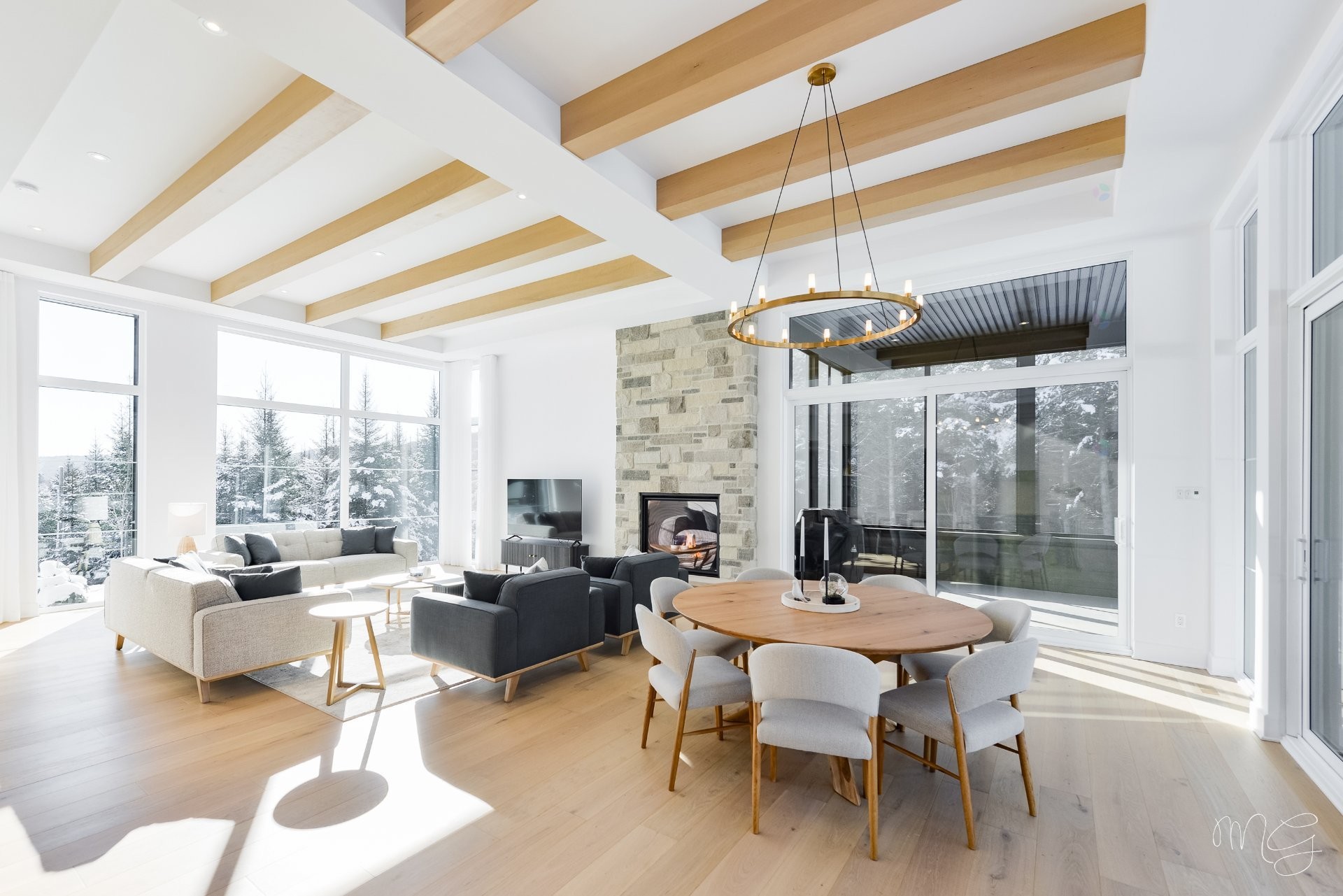 









1217


Ch. du Millepertuis

,
Piedmont,




QC
J0R1K0

