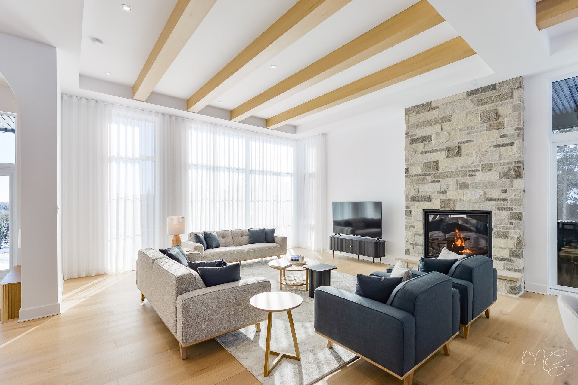 









1217


Ch. du Millepertuis

,
Piedmont,




QC
J0R1K0

