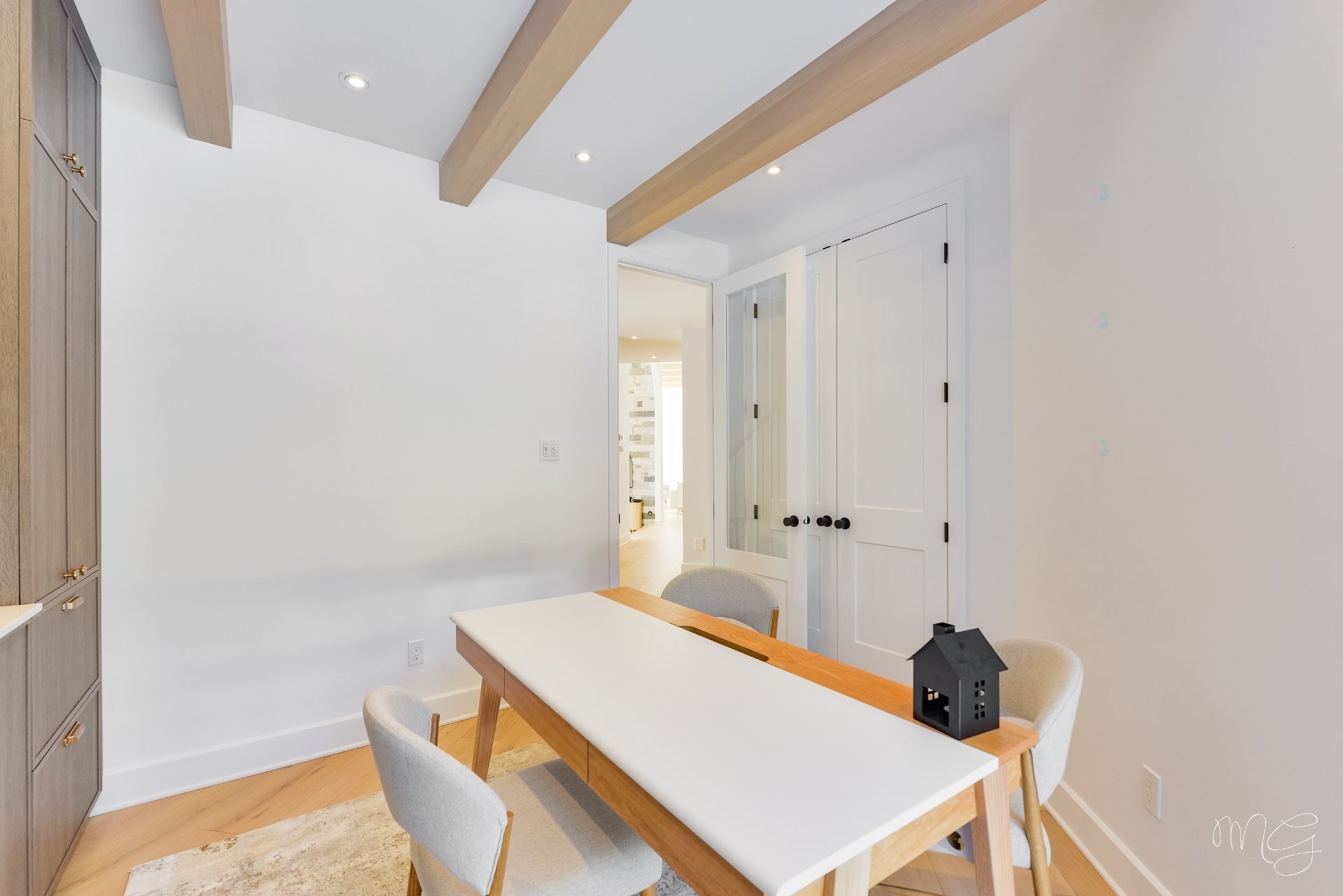 









1217


Ch. du Millepertuis

,
Piedmont,




QC
J0R1K0

