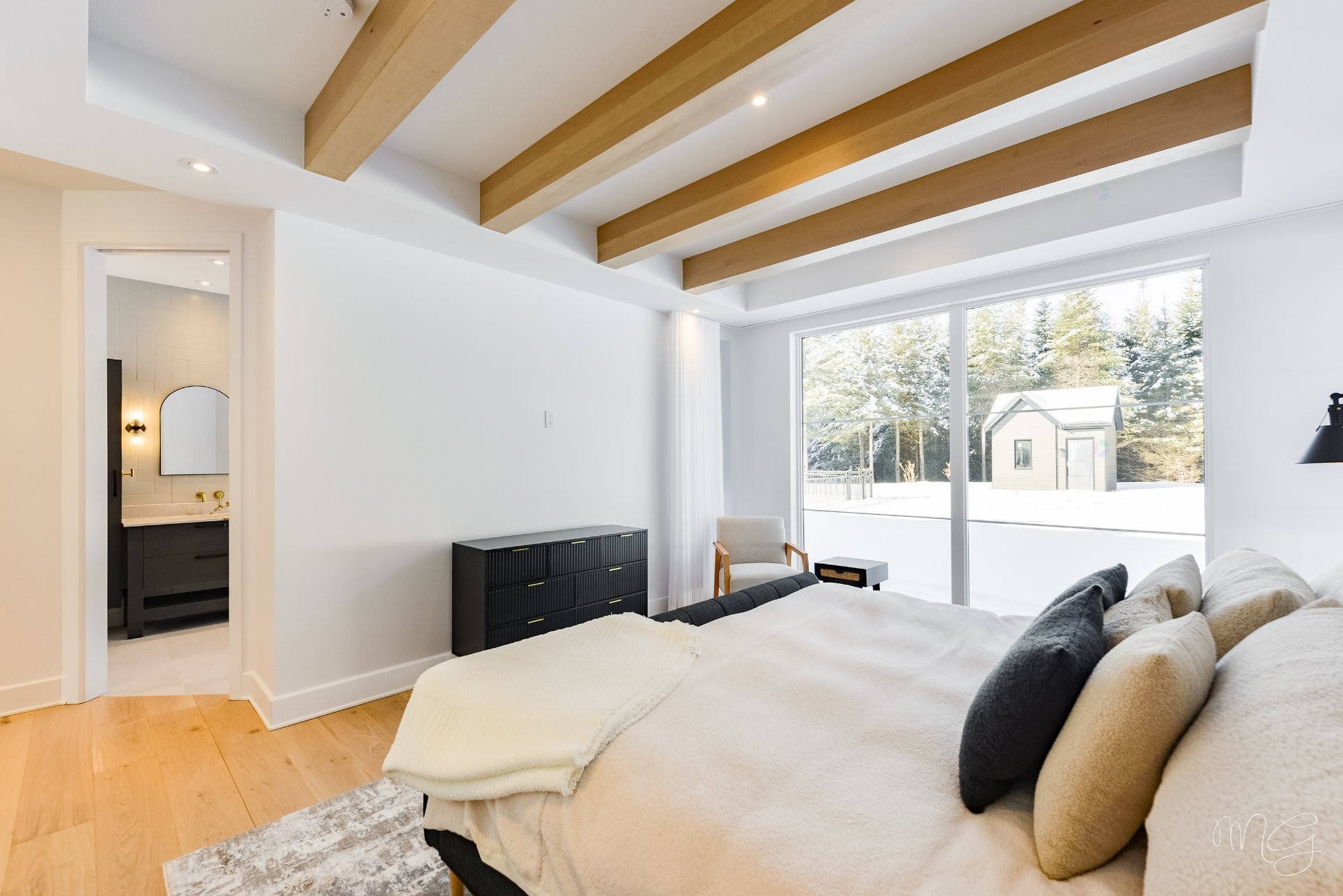 









1217


Ch. du Millepertuis

,
Piedmont,




QC
J0R1K0

