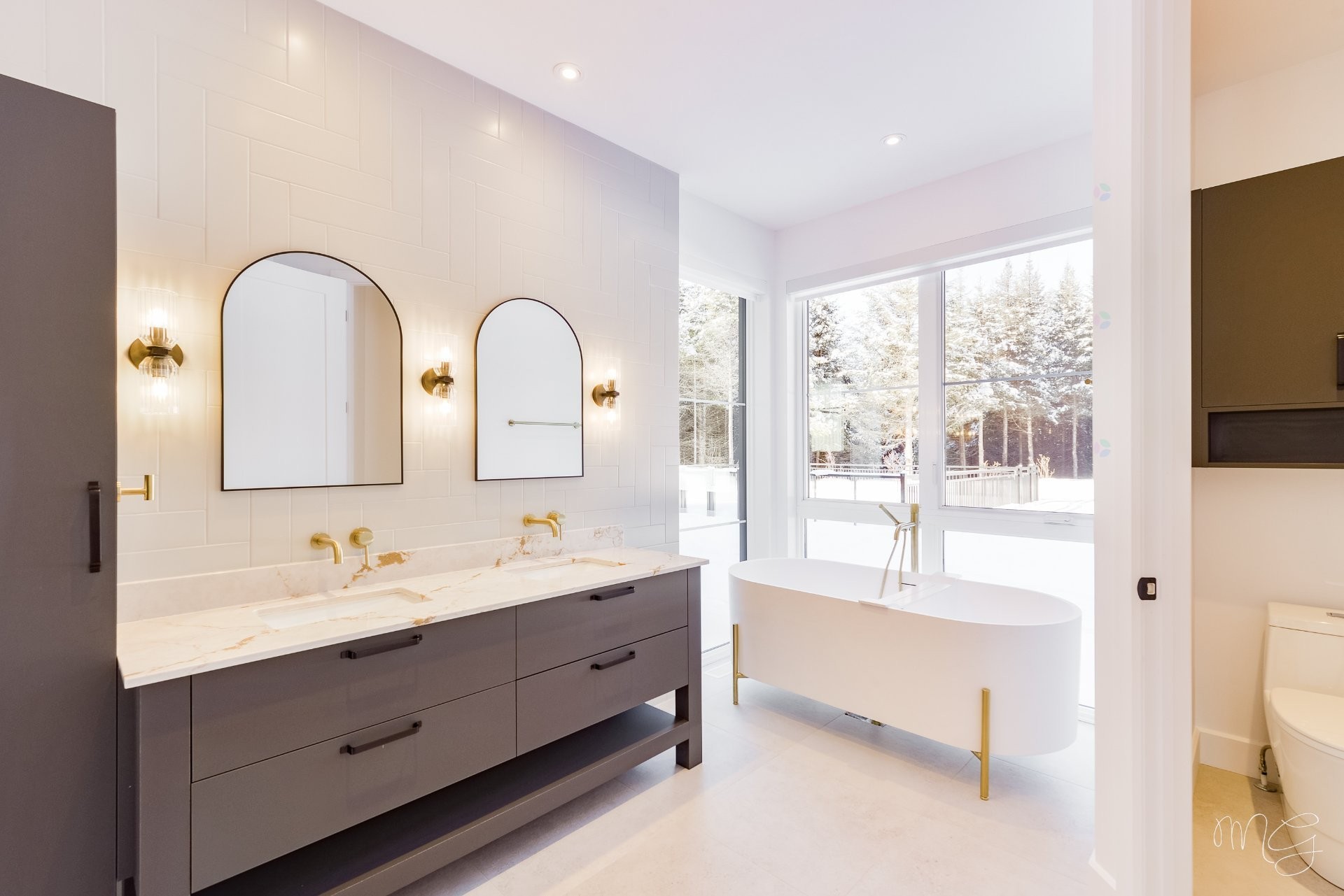 









1217


Ch. du Millepertuis

,
Piedmont,




QC
J0R1K0

