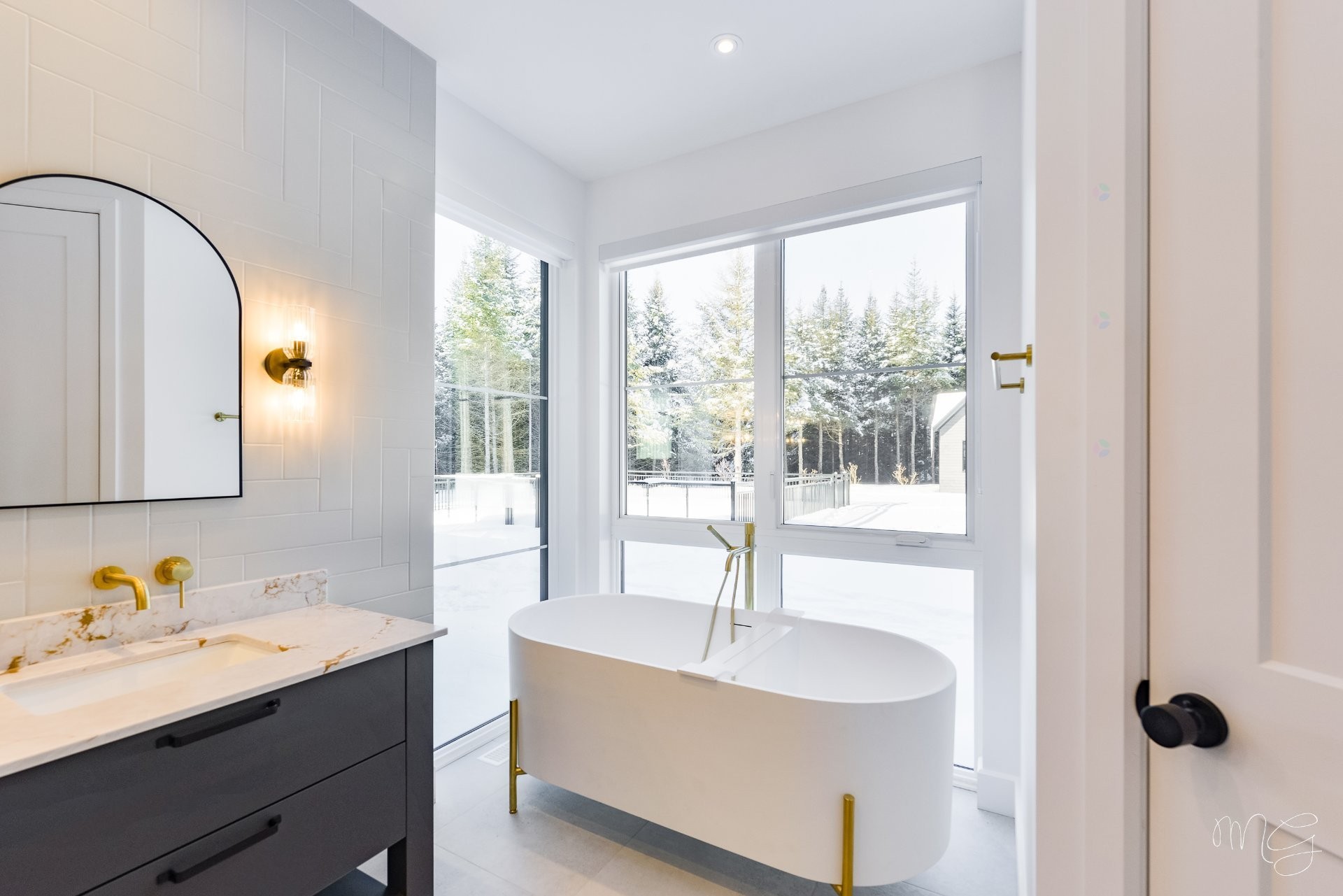 









1217


Ch. du Millepertuis

,
Piedmont,




QC
J0R1K0

