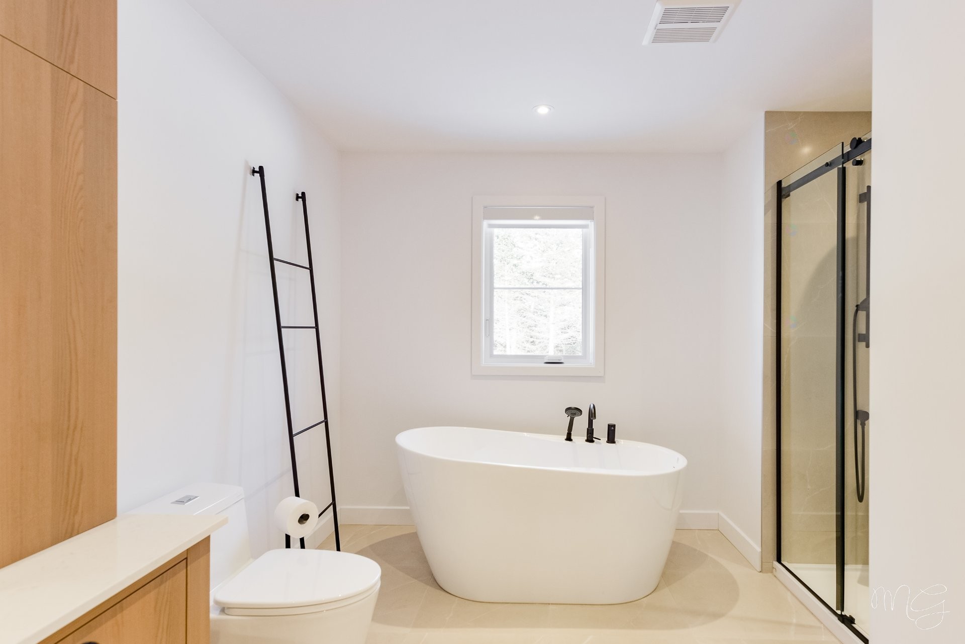 









1217


Ch. du Millepertuis

,
Piedmont,




QC
J0R1K0

