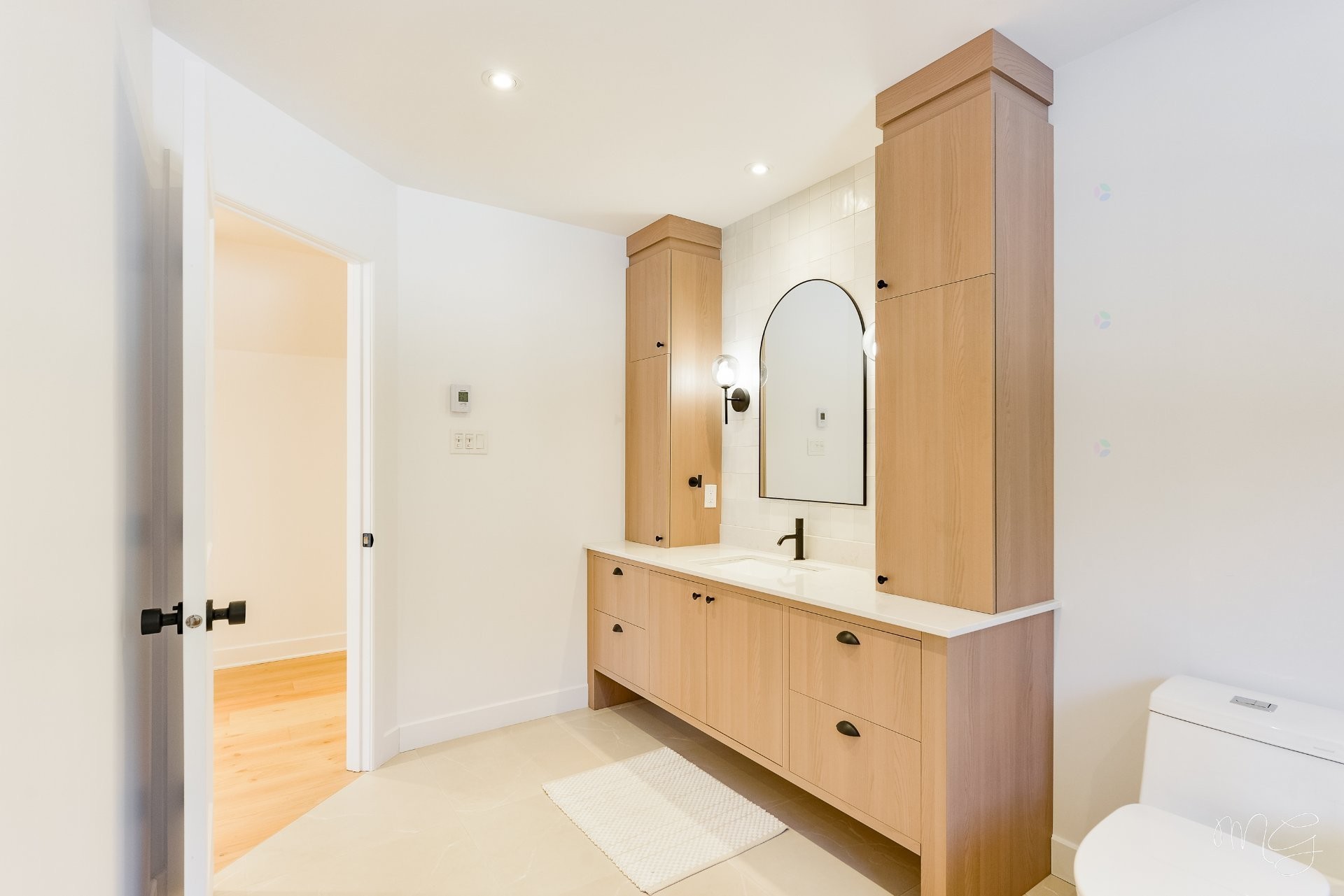 









1217


Ch. du Millepertuis

,
Piedmont,




QC
J0R1K0

