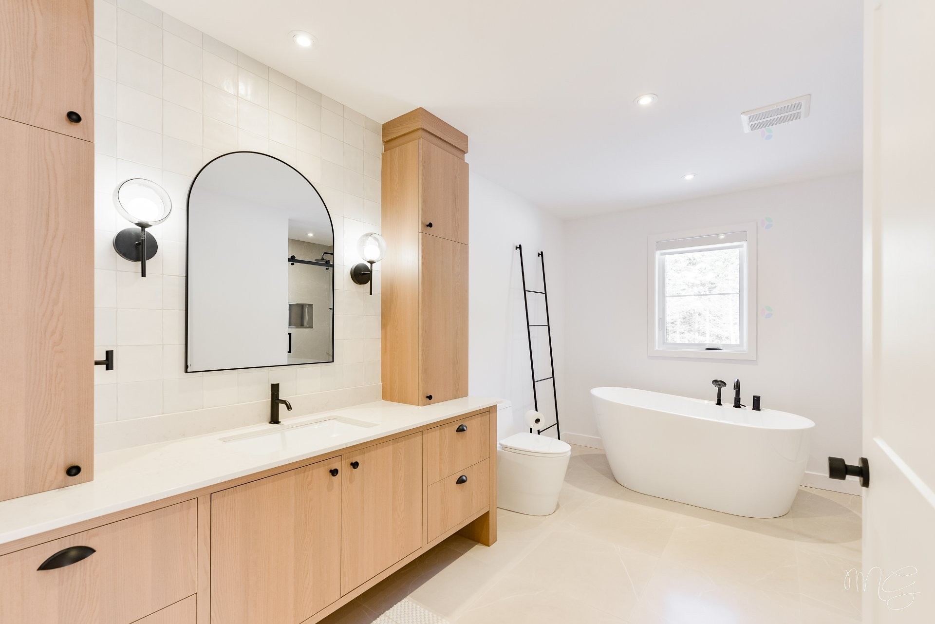 









1217


Ch. du Millepertuis

,
Piedmont,




QC
J0R1K0

