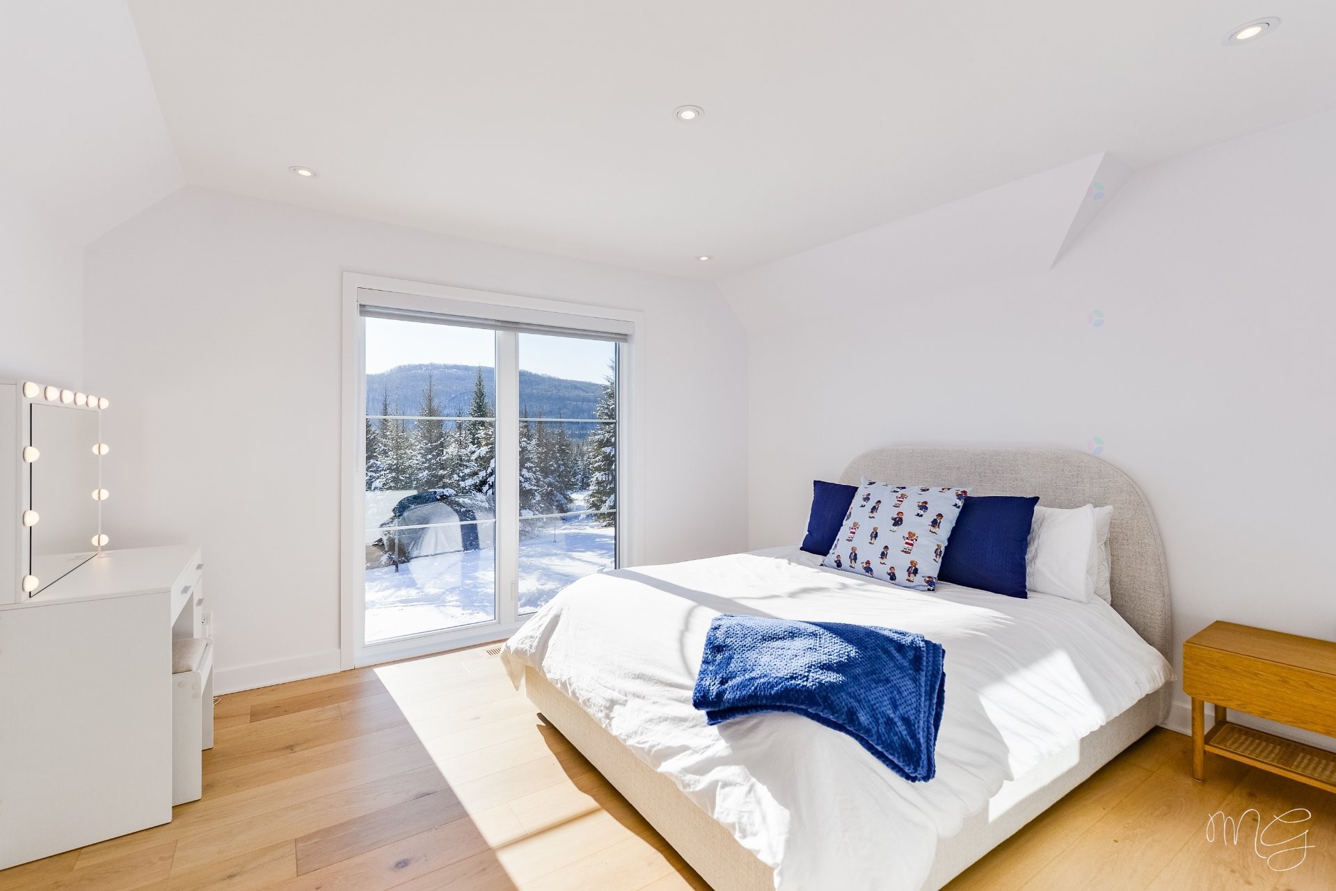 









1217


Ch. du Millepertuis

,
Piedmont,




QC
J0R1K0

