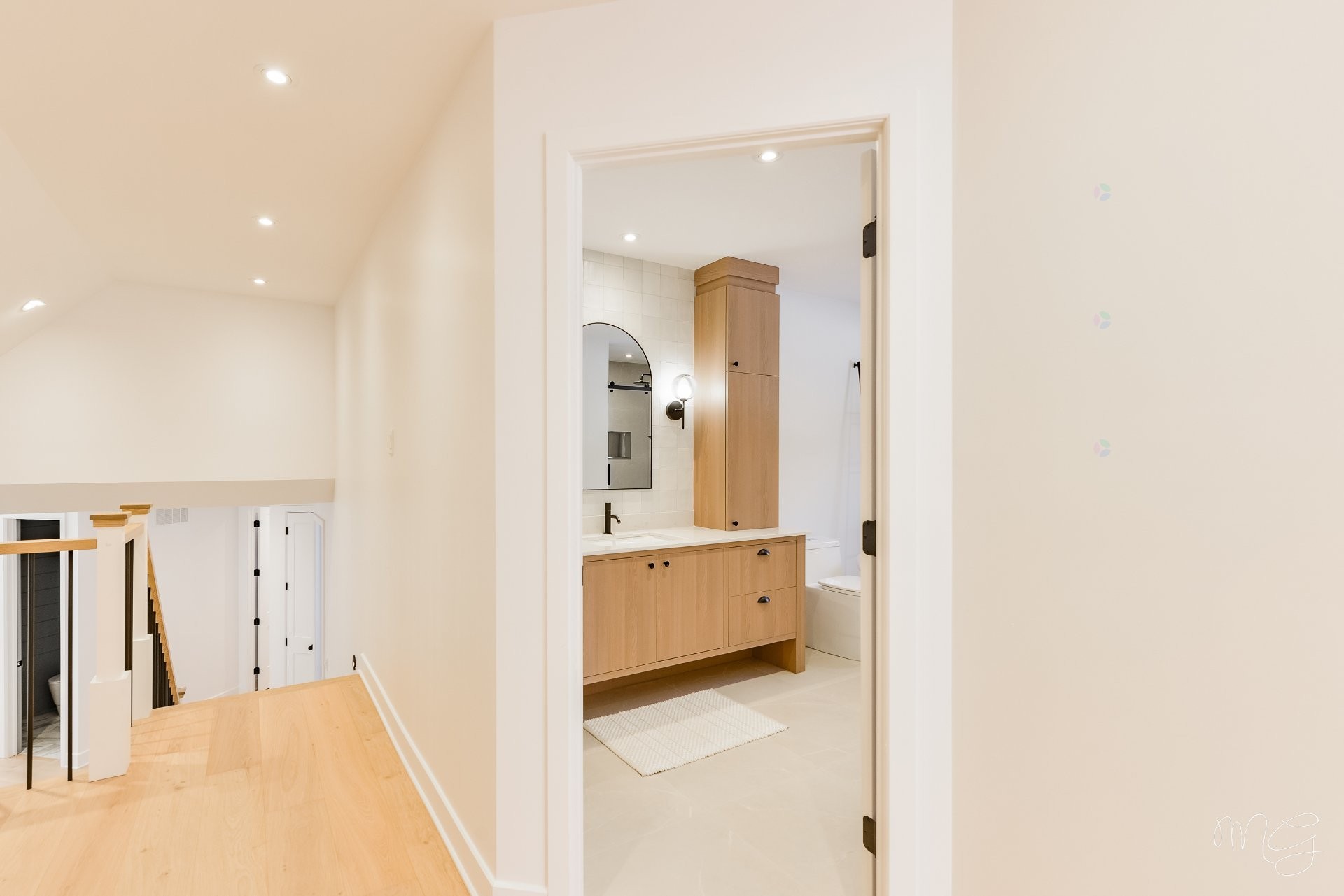 









1217


Ch. du Millepertuis

,
Piedmont,




QC
J0R1K0

