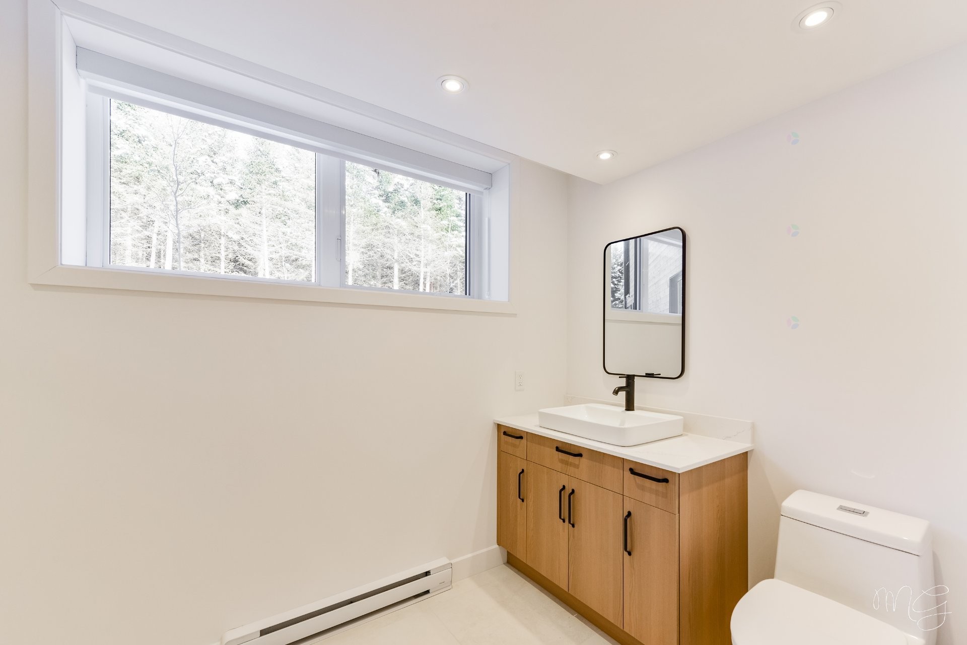 









1217


Ch. du Millepertuis

,
Piedmont,




QC
J0R1K0

