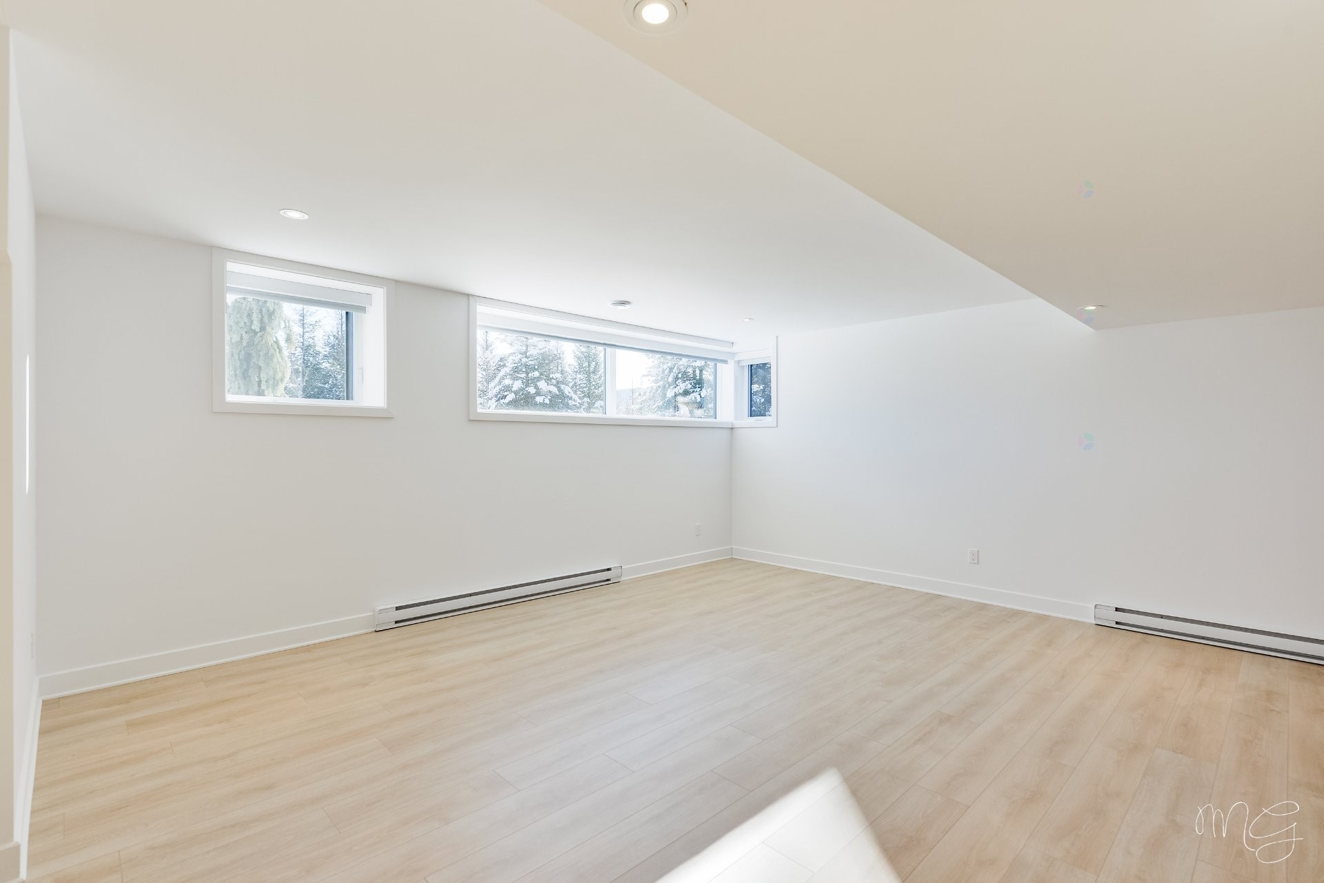 









1217


Ch. du Millepertuis

,
Piedmont,




QC
J0R1K0

