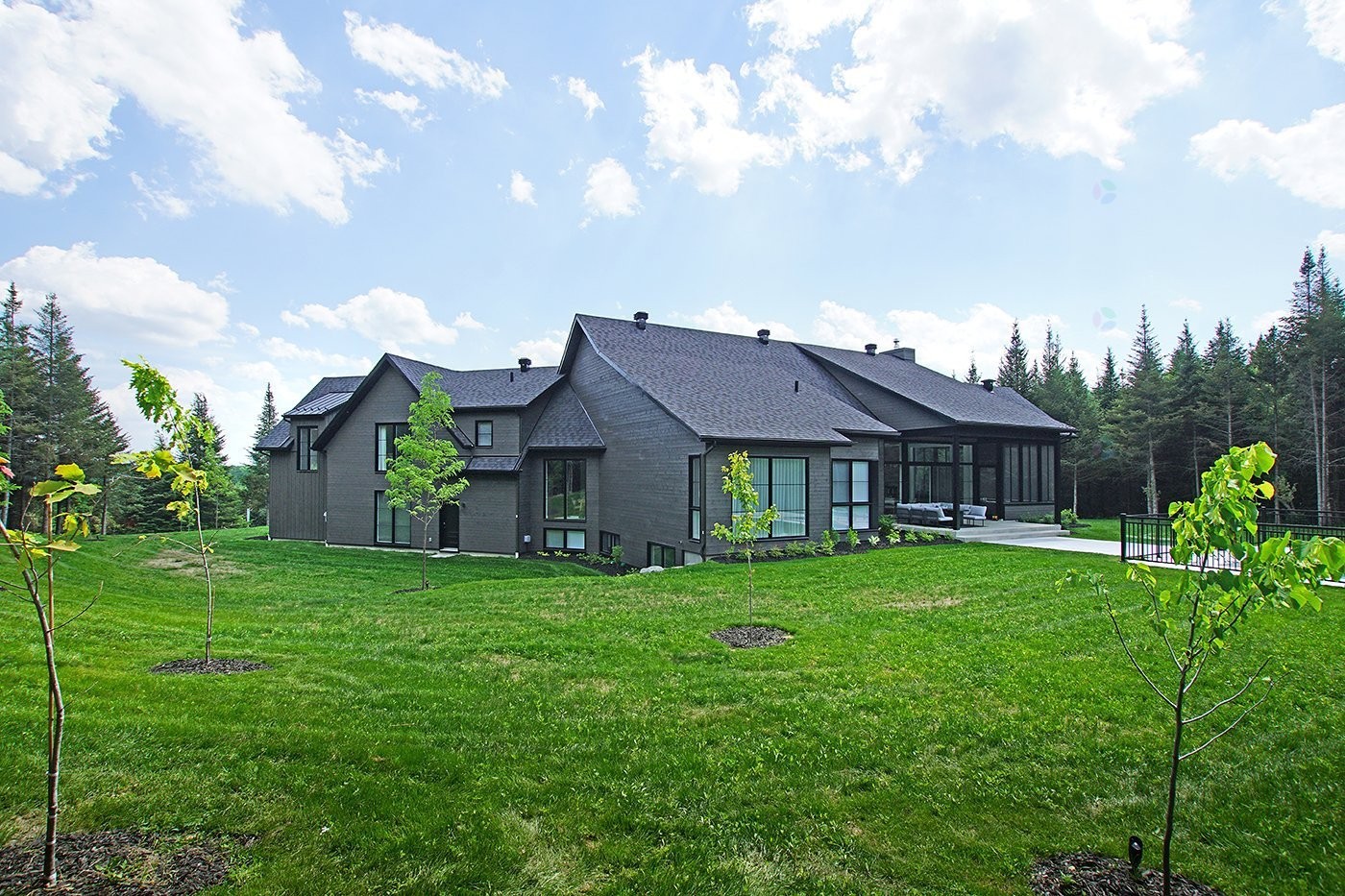 









1217


Ch. du Millepertuis

,
Piedmont,




QC
J0R1K0

