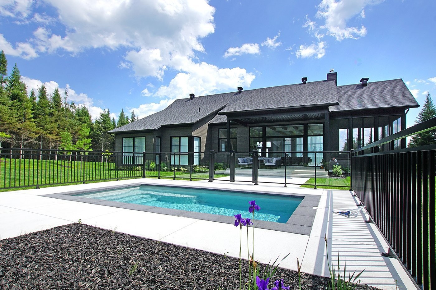 









1217


Ch. du Millepertuis

,
Piedmont,




QC
J0R1K0

