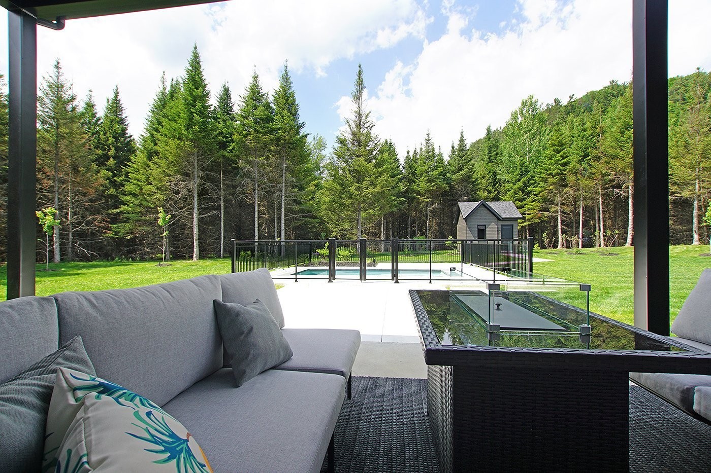 









1217


Ch. du Millepertuis

,
Piedmont,




QC
J0R1K0

