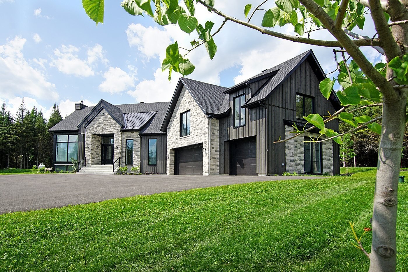 









1217


Ch. du Millepertuis

,
Piedmont,




QC
J0R1K0

