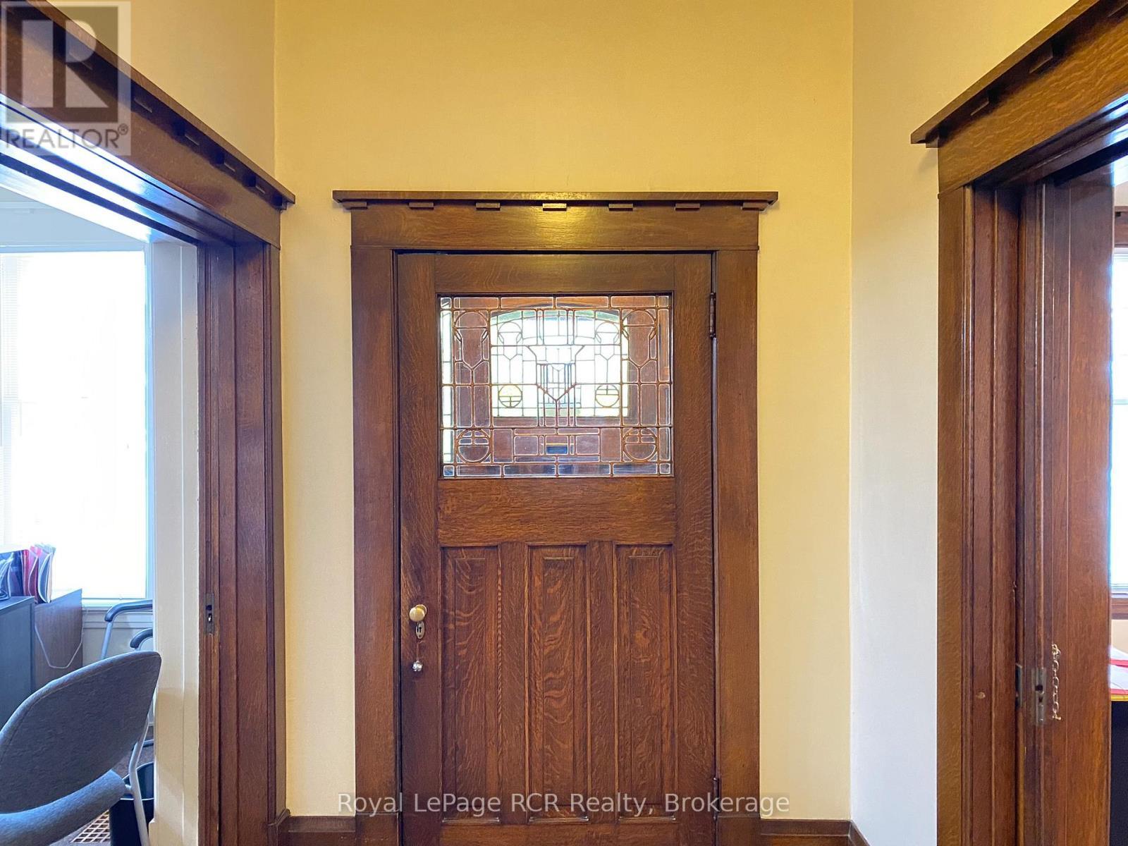 












MAIN FLOOR - 912 2ND AVENUE W

,
Owen Sound,




Ontario
N4K4M7

