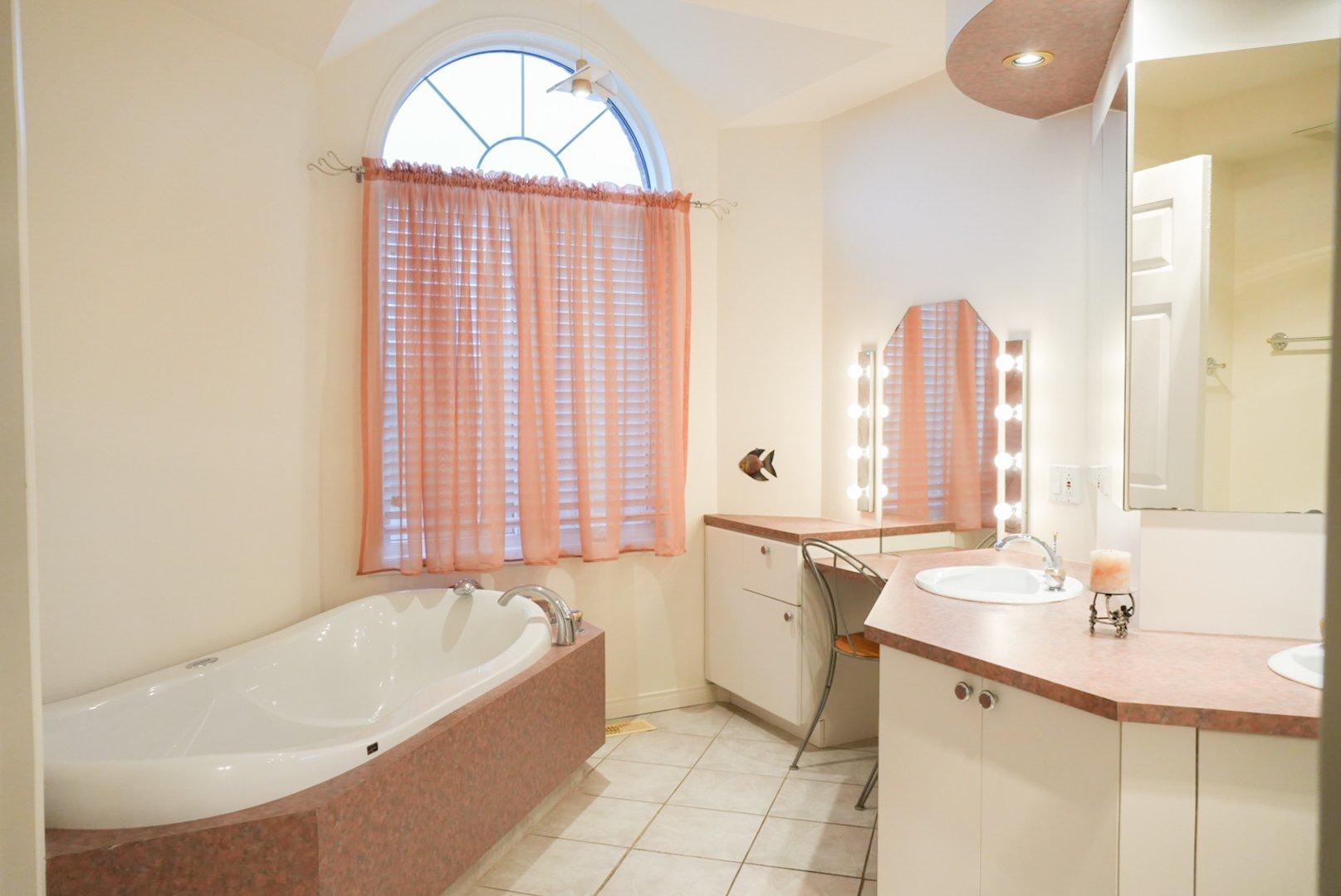 









1205


Av. de Louisbourg

,
Bécancour,




QC
G9H0M9

