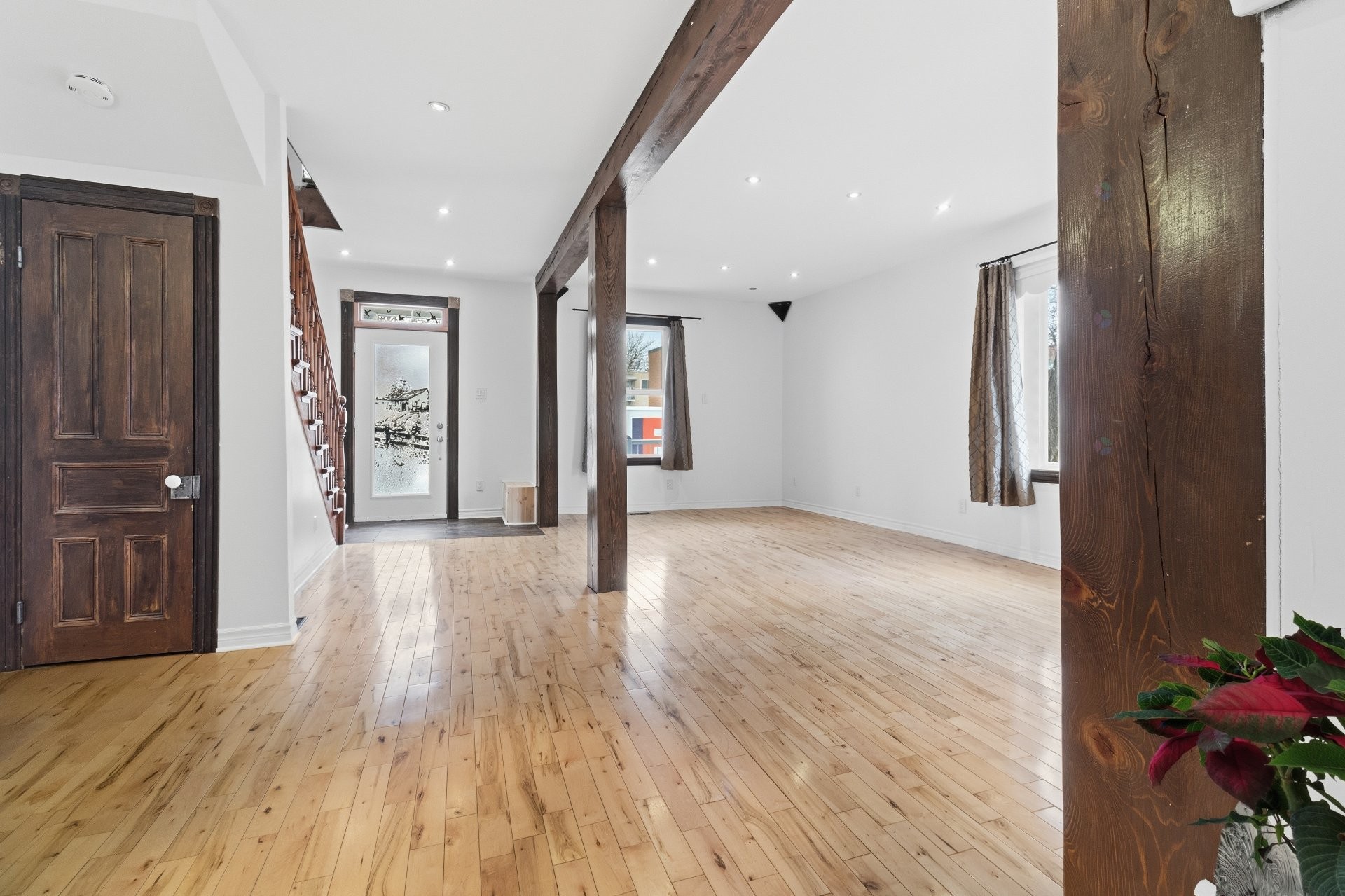 









90


Av. Jolicoeur

,
Montréal (Lachine),




QC
H8R1P6

