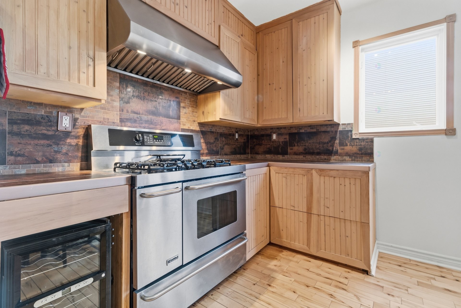 









90


Av. Jolicoeur

,
Montréal (Lachine),




QC
H8R1P6

