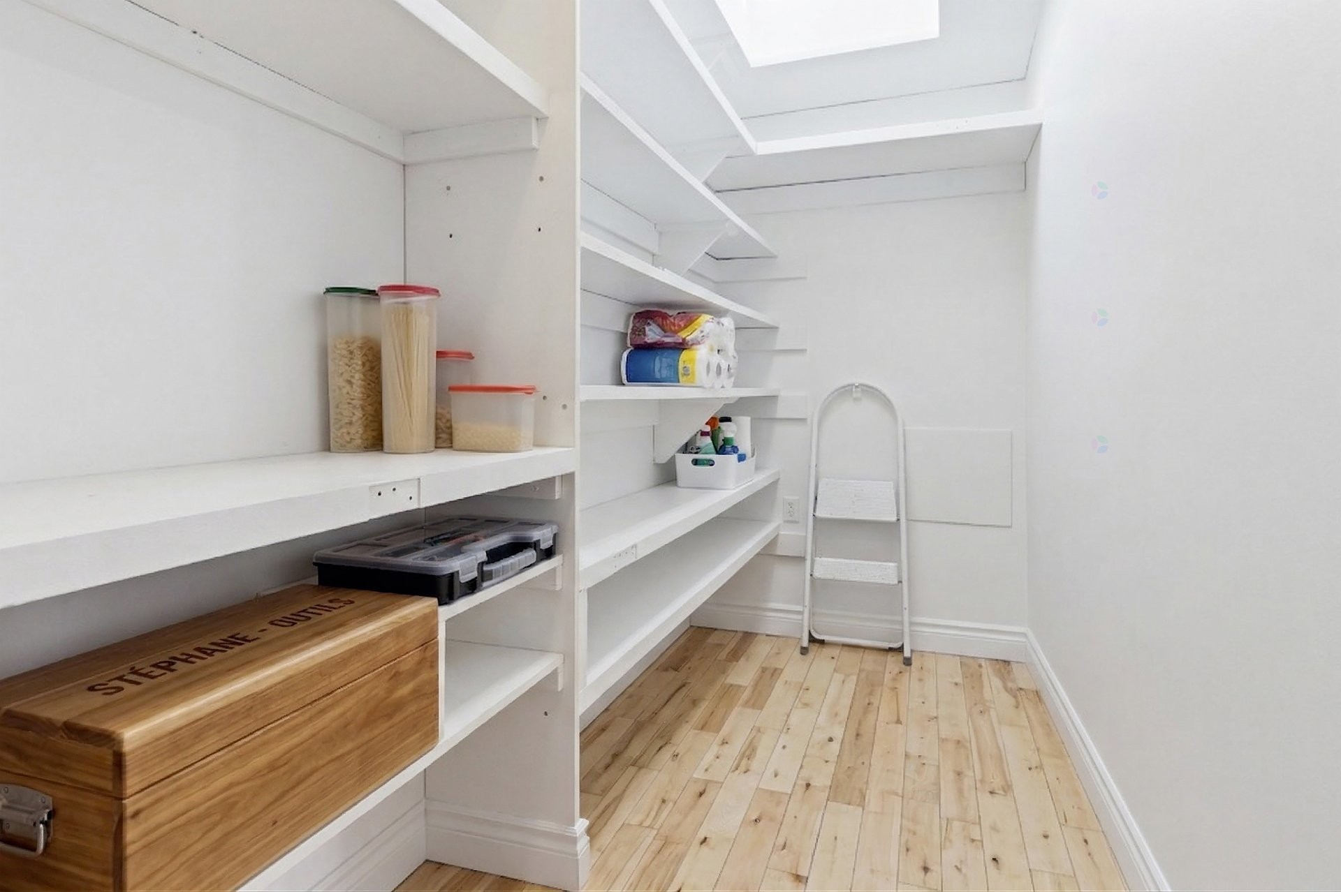 









90


Av. Jolicoeur

,
Montréal (Lachine),




QC
H8R1P6

