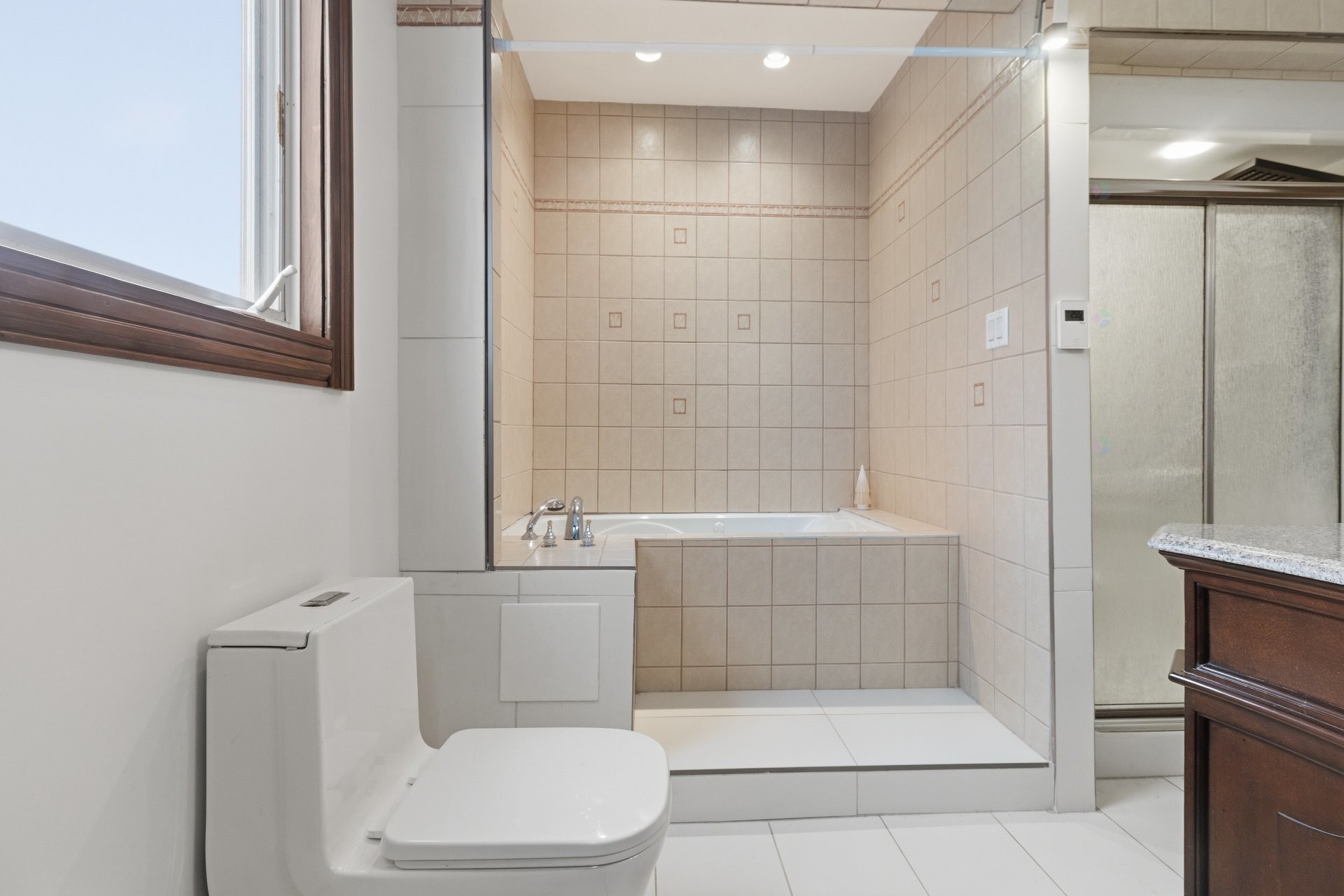 









90


Av. Jolicoeur

,
Montréal (Lachine),




QC
H8R1P6

