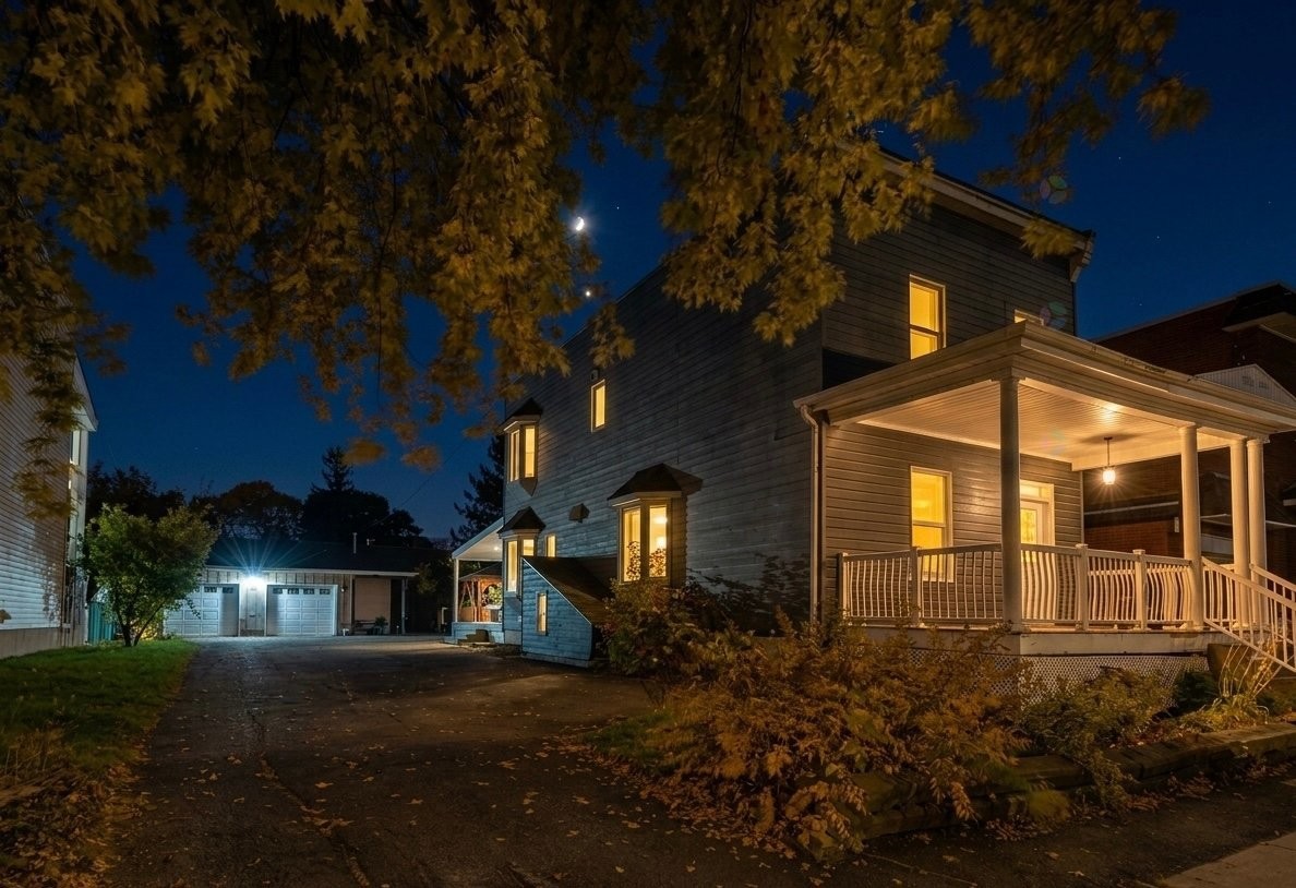









90


Av. Jolicoeur

,
Montréal (Lachine),




QC
H8R1P6


