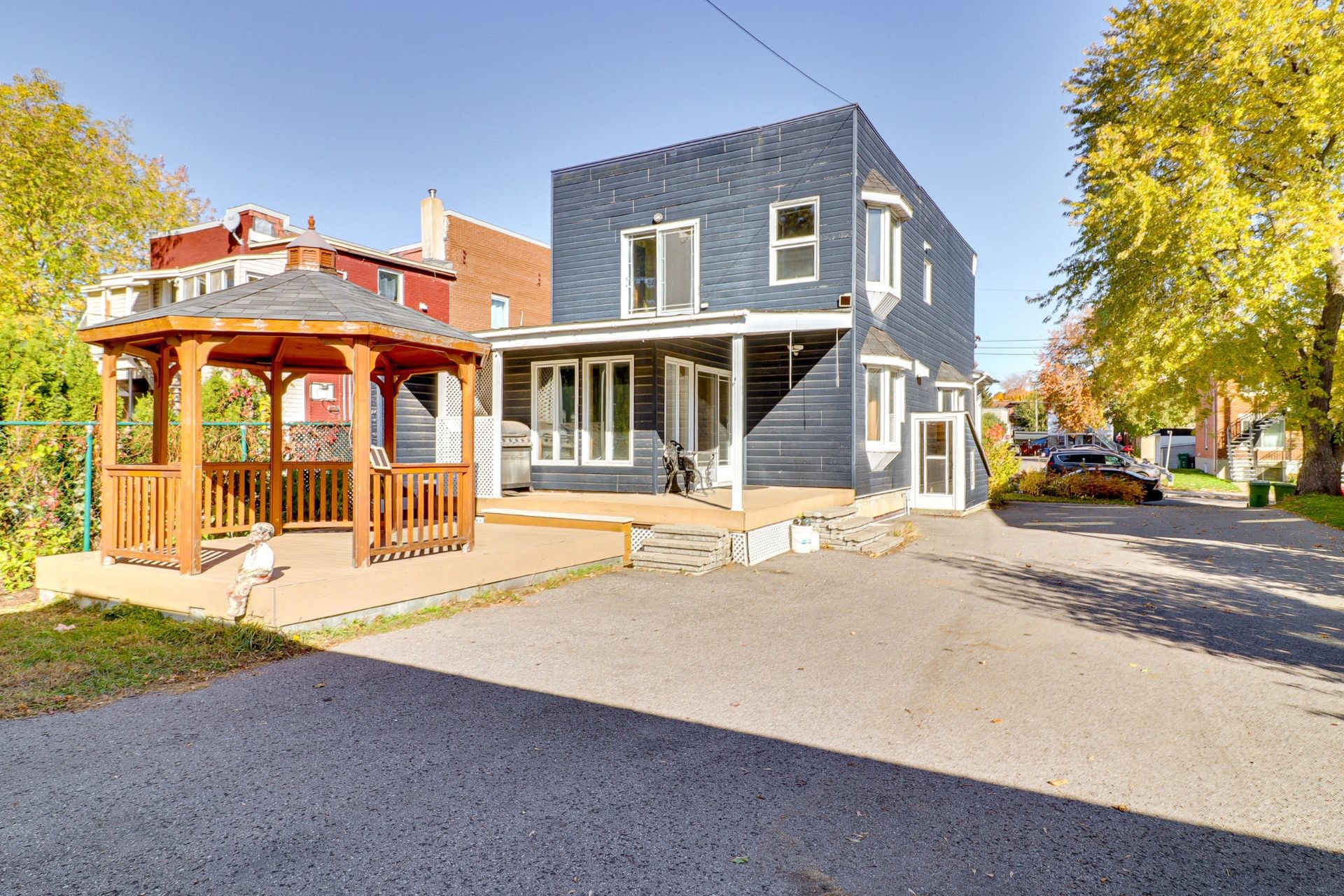 









90


Av. Jolicoeur

,
Montréal (Lachine),




QC
H8R1P6

