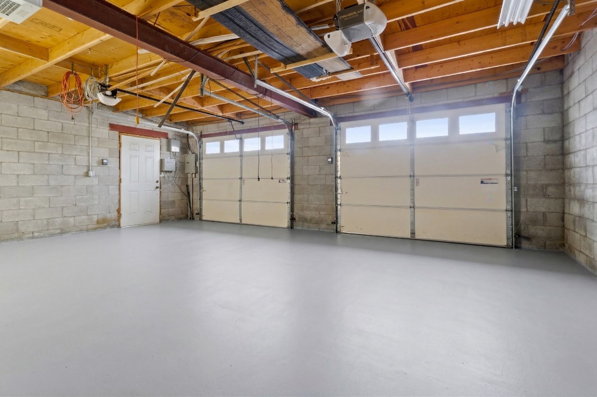 









90


Av. Jolicoeur

,
Montréal (Lachine),




QC
H8R1P6

