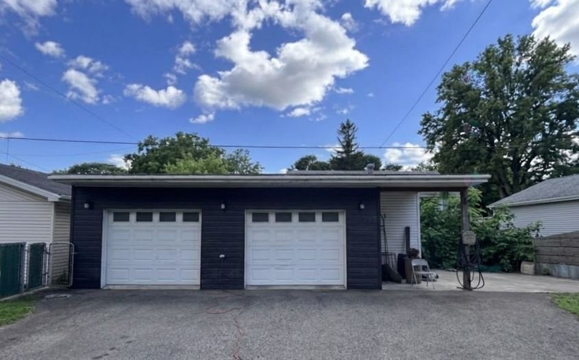 









90


Av. Jolicoeur

,
Montréal (Lachine),




QC
H8R1P6

