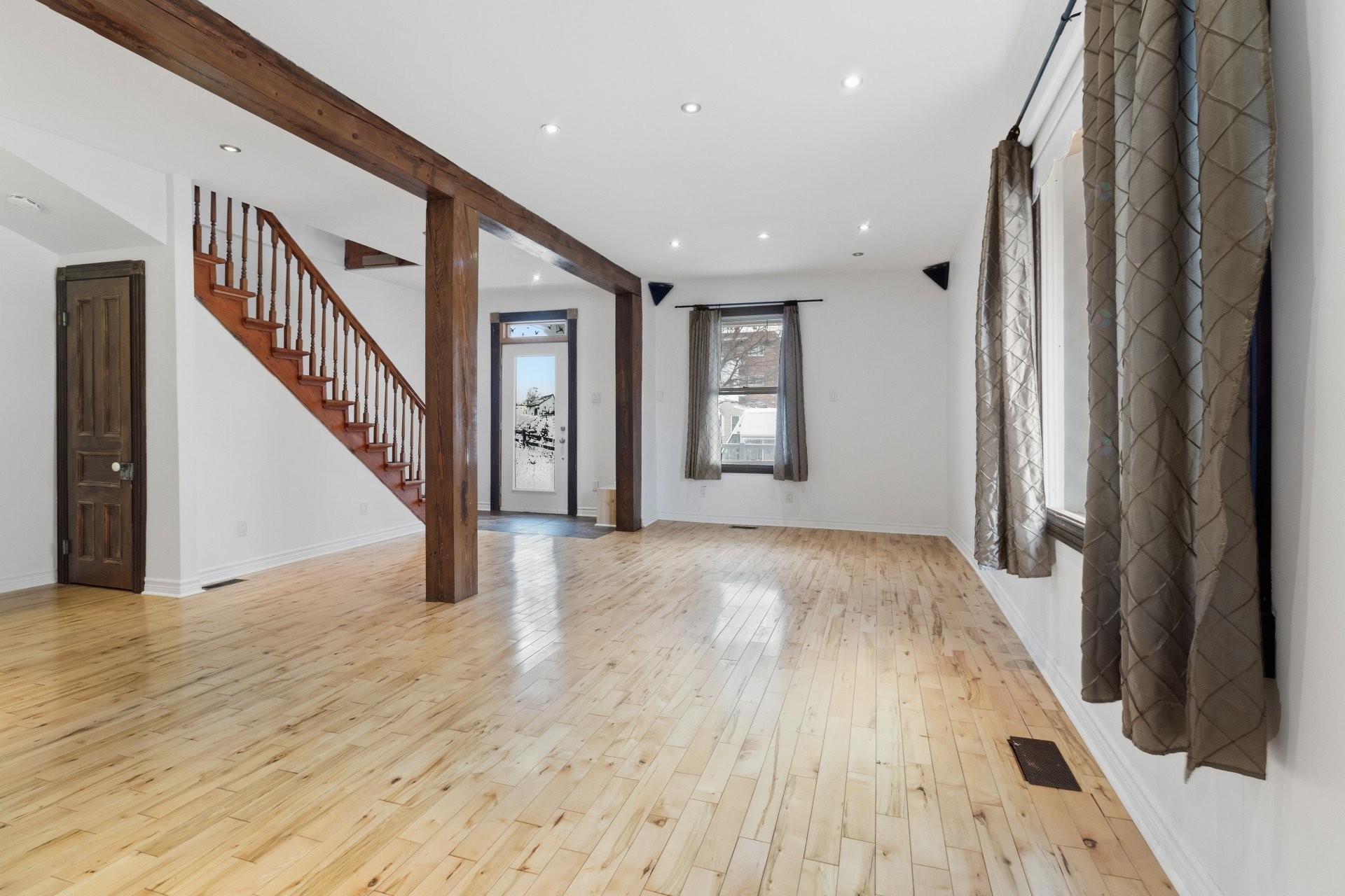









90


Av. Jolicoeur

,
Montréal (Lachine),




QC
H8R1P6

